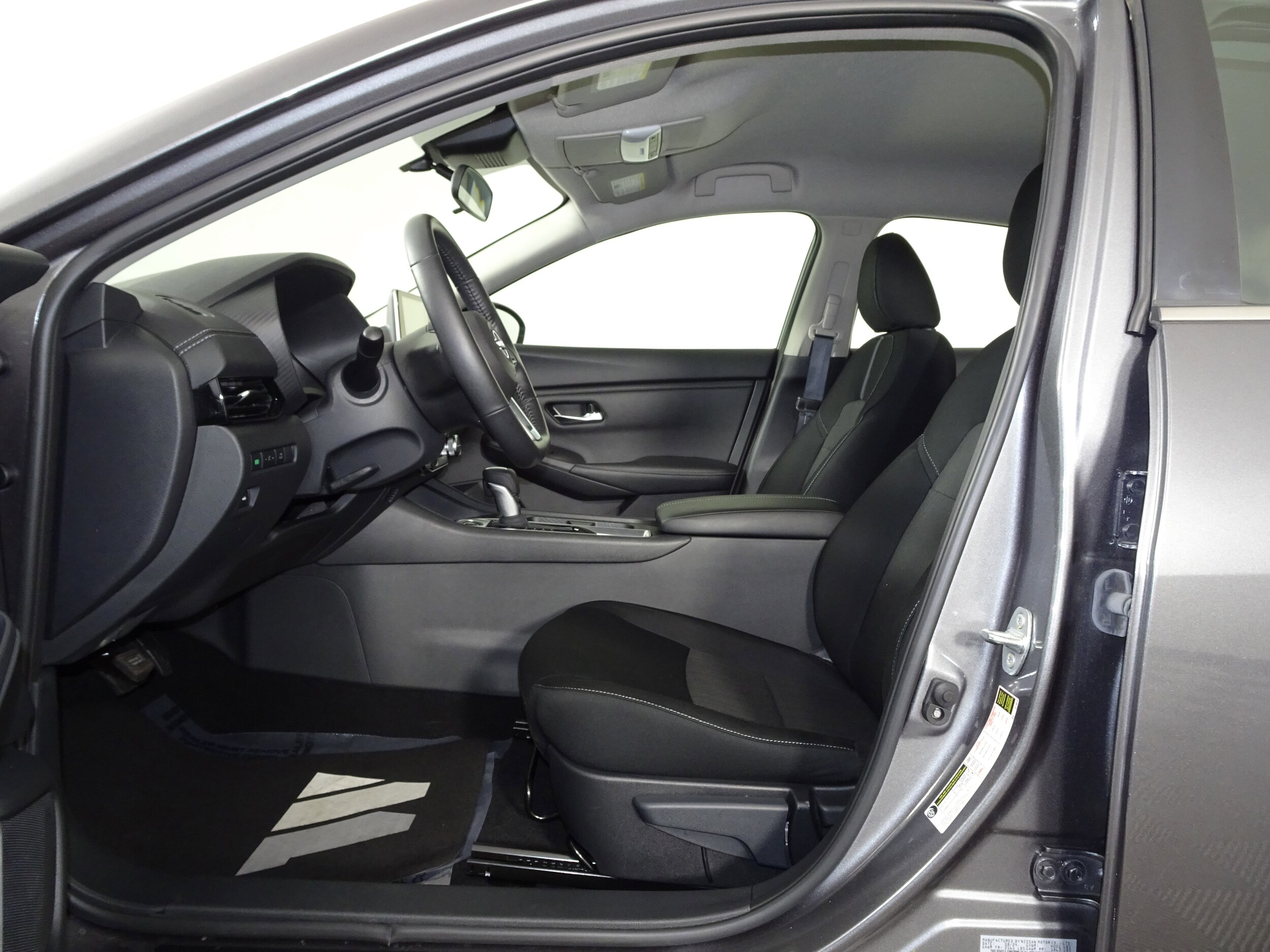 2025 Nissan Sentra SV photo 4