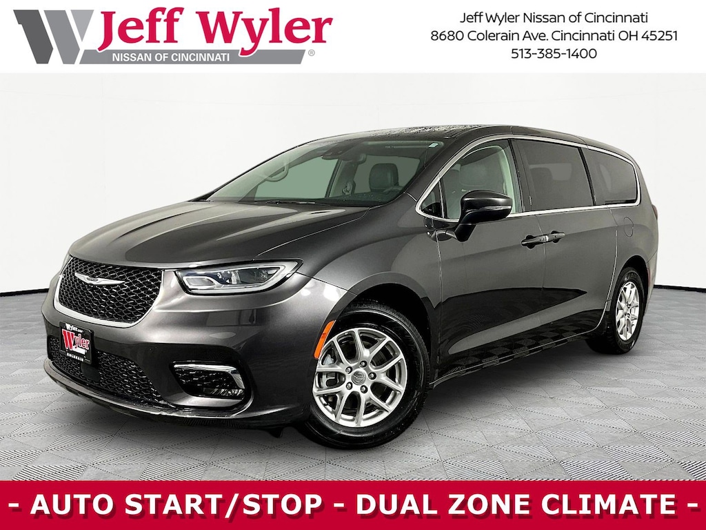 Used 2023 Chrysler Pacifica Touring L Minivan/Van