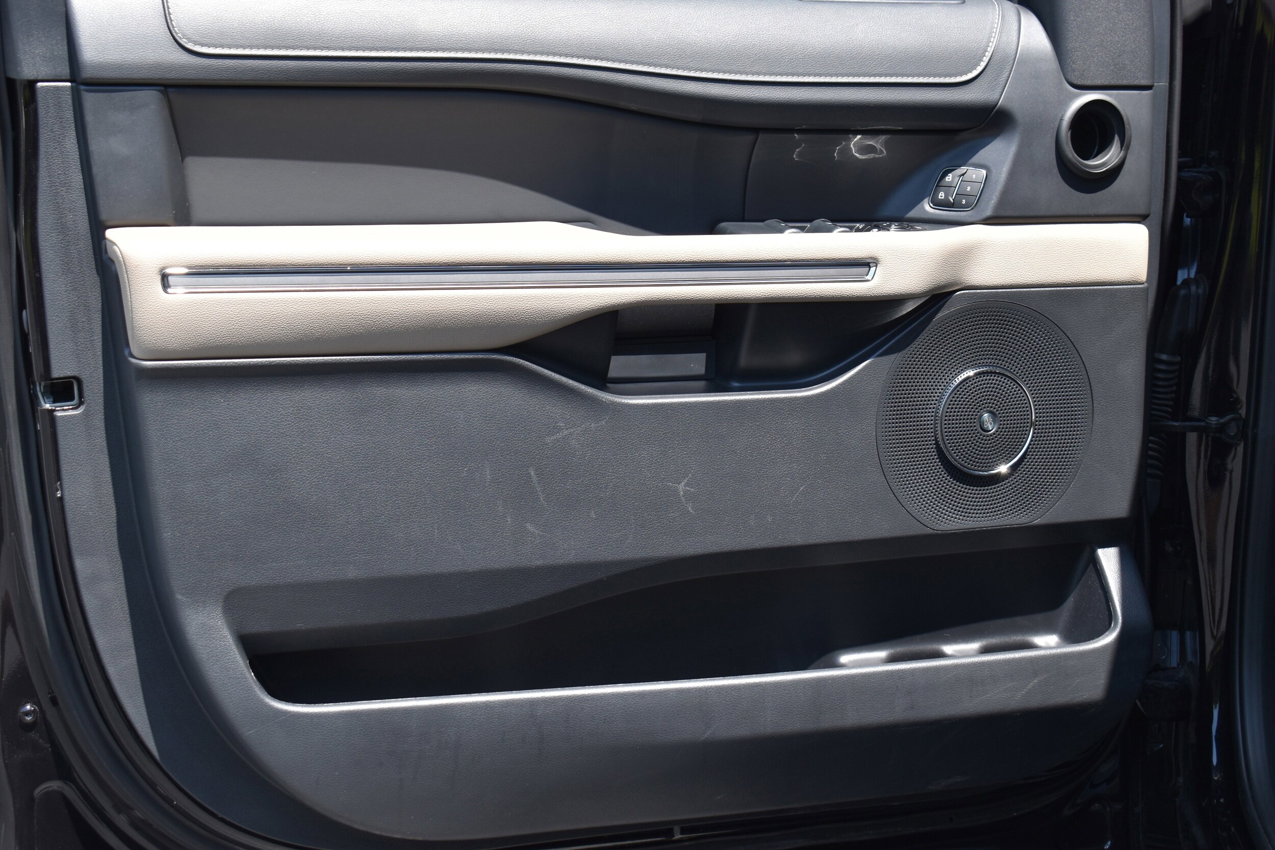 2024 Ford Expedition MAX Limited photo 3