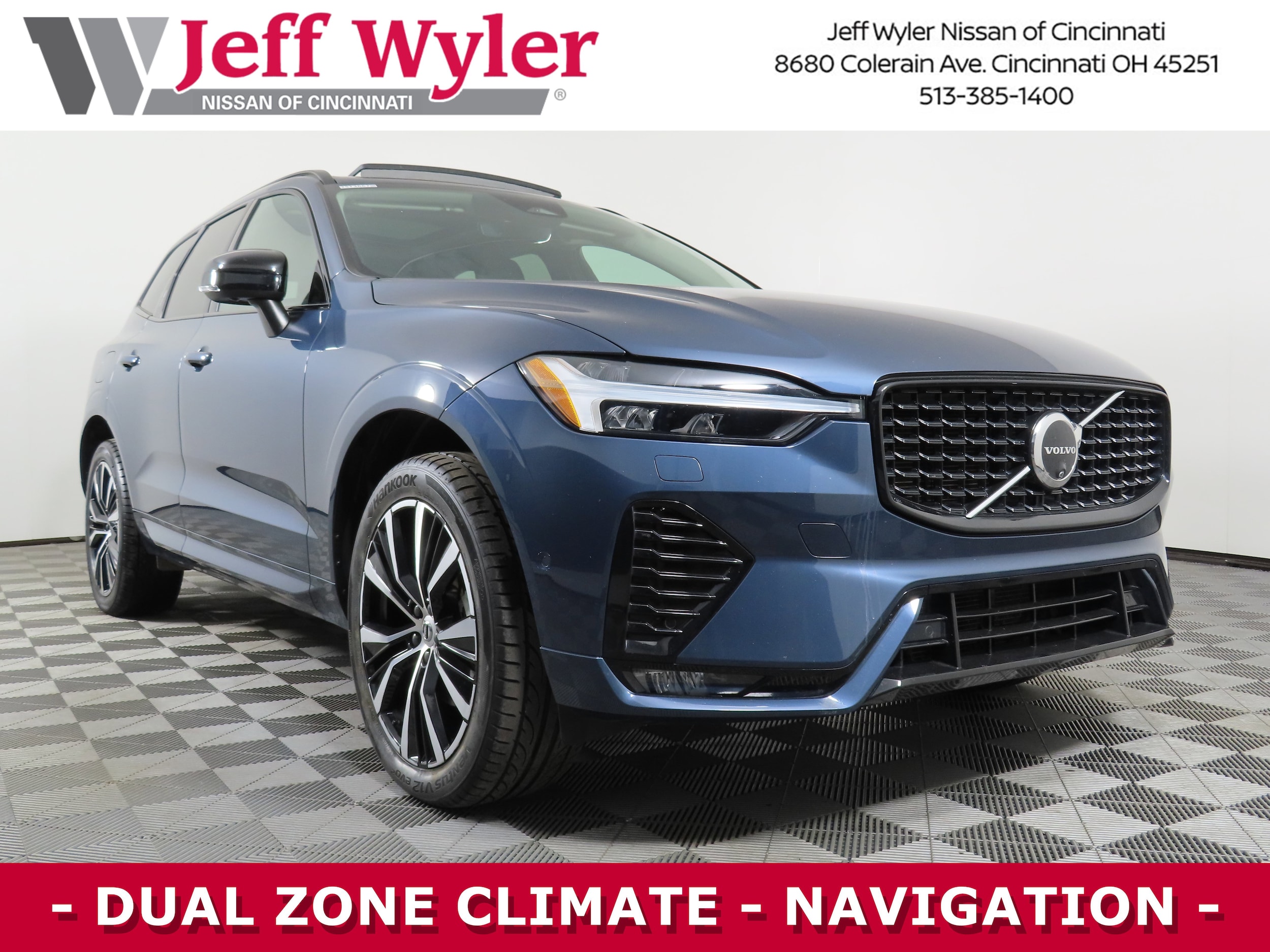 2024 Volvo XC60 Plus's photo