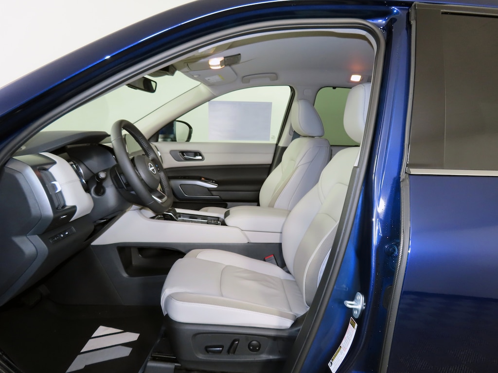 New 2025 Nissan Pathfinder SL SUV
