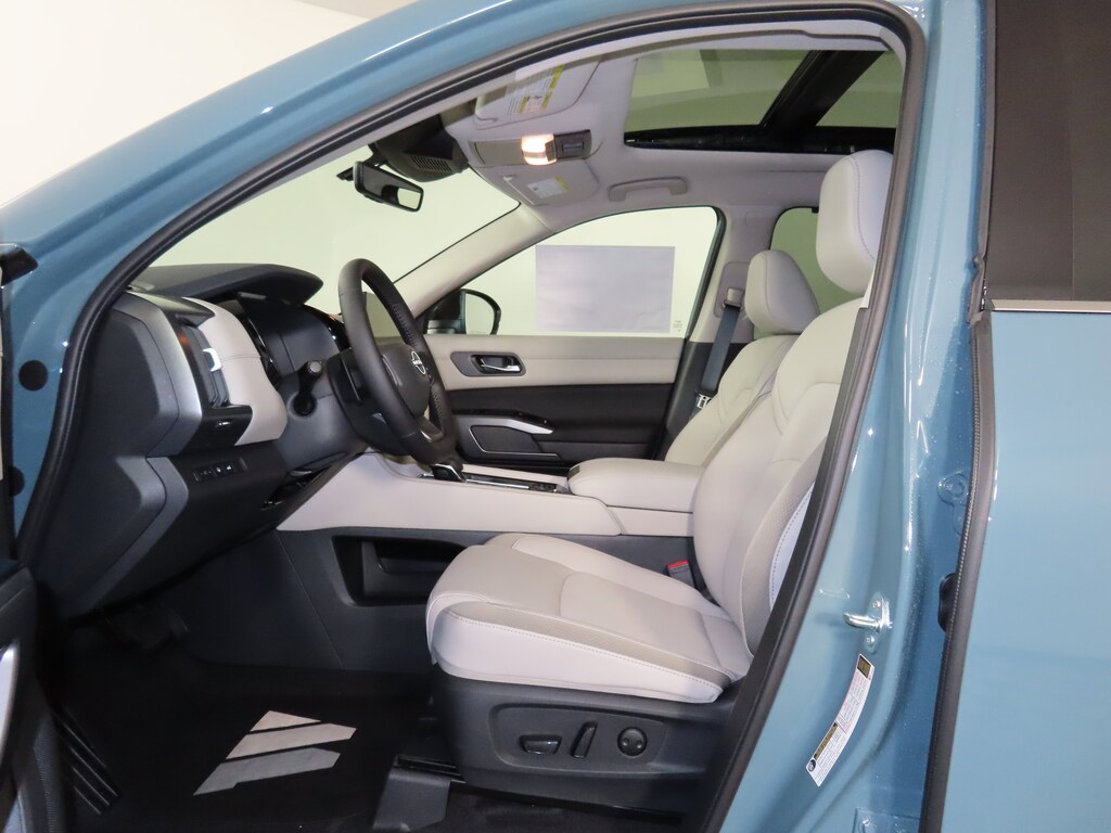 New 2026 Nissan Pathfinder SL SUV