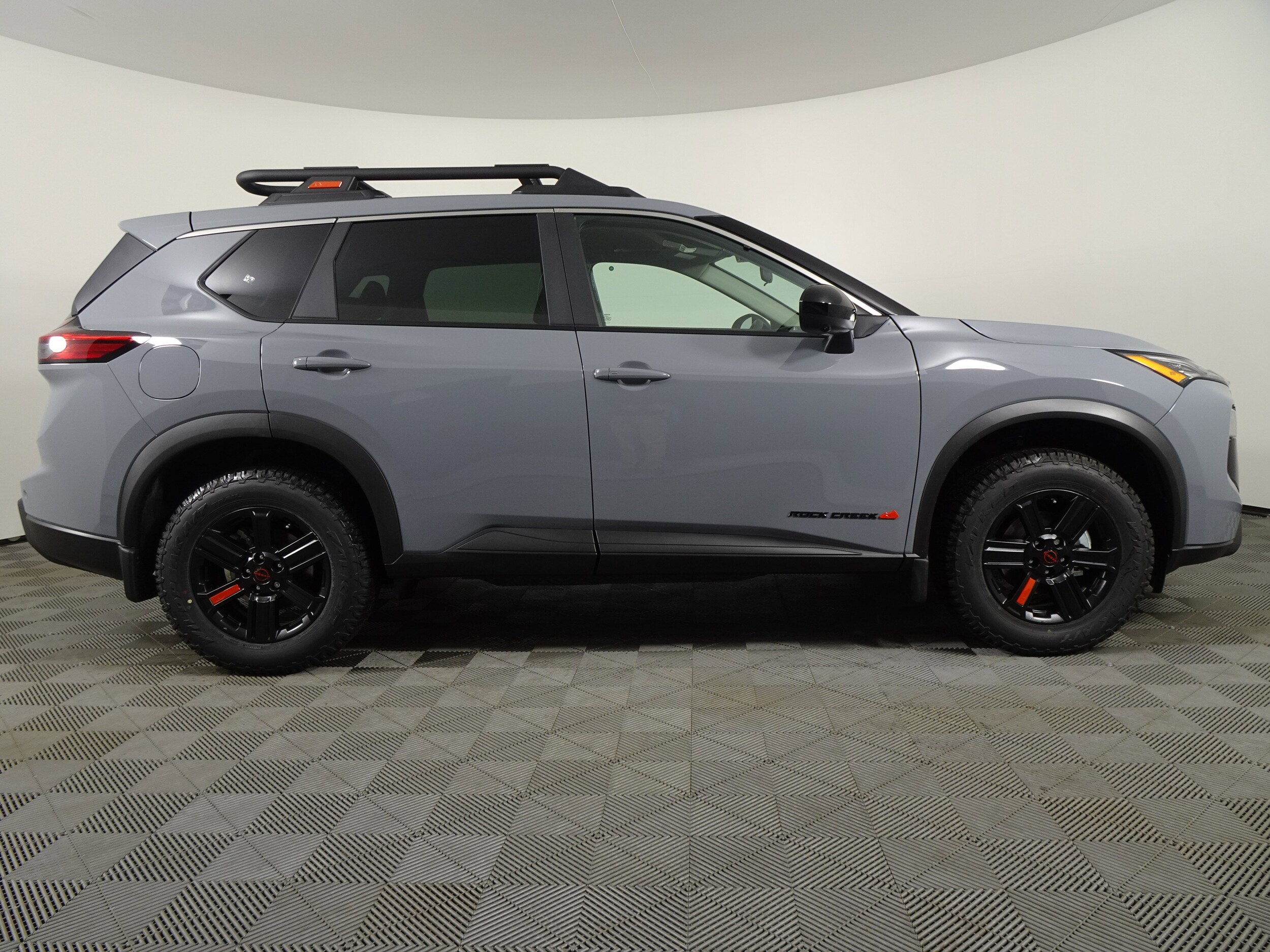 2025 Nissan Rogue SV photo 2