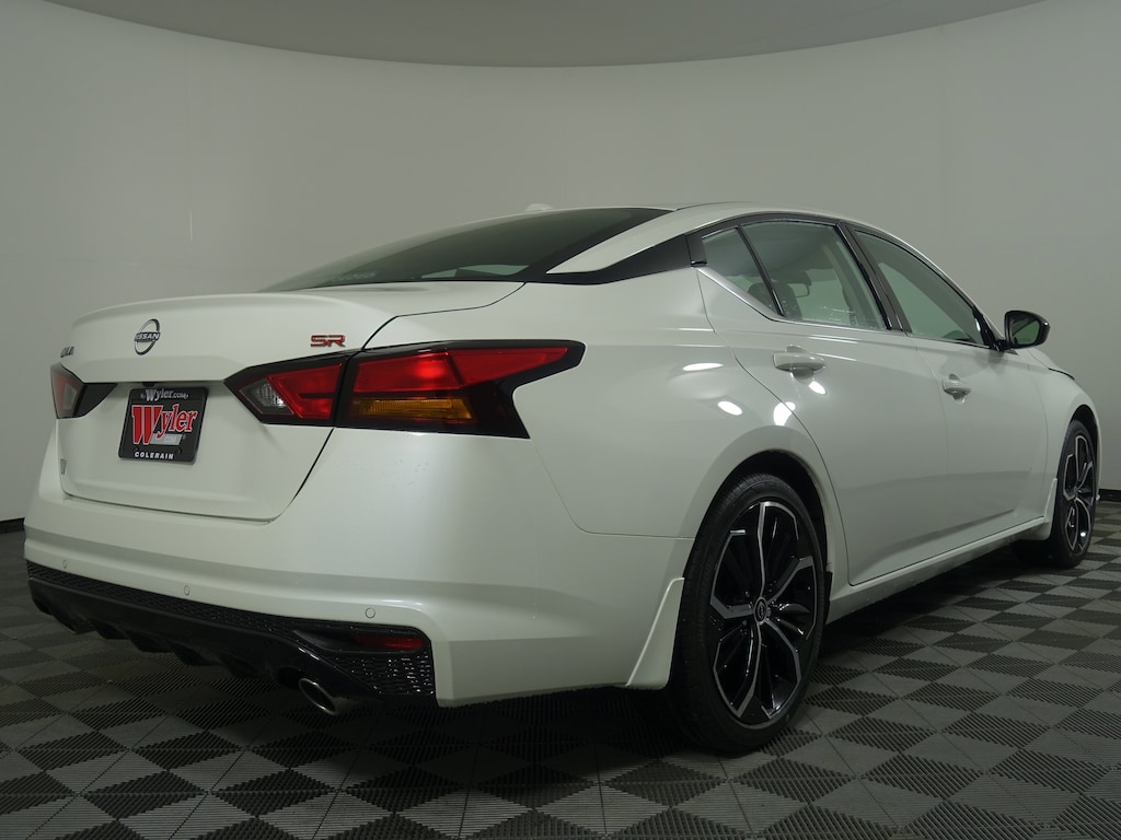 New 2025 Nissan Altima SR Sedan
