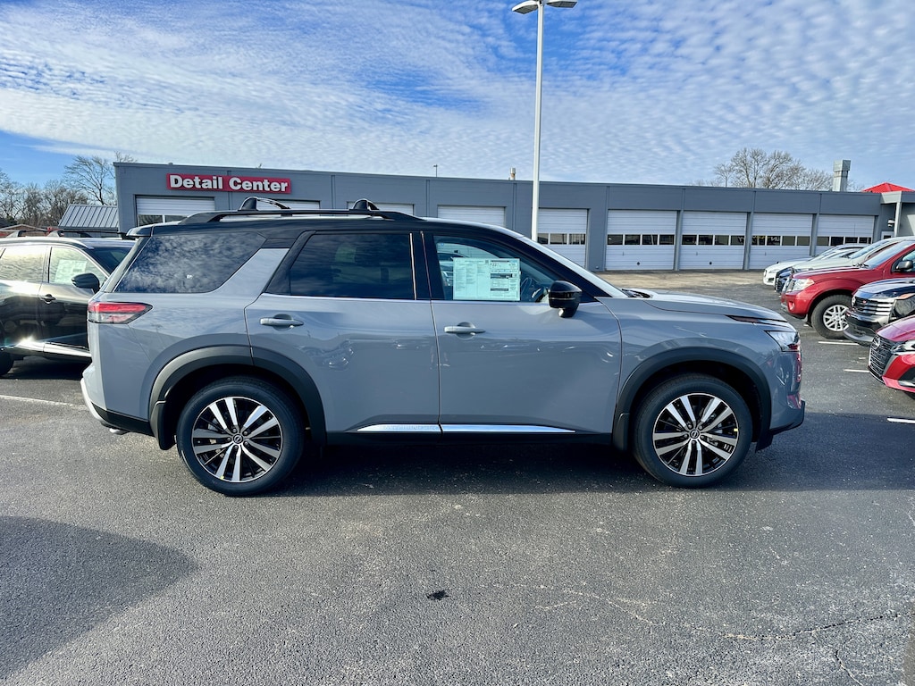 New 2025 Nissan Pathfinder Platinum SUV