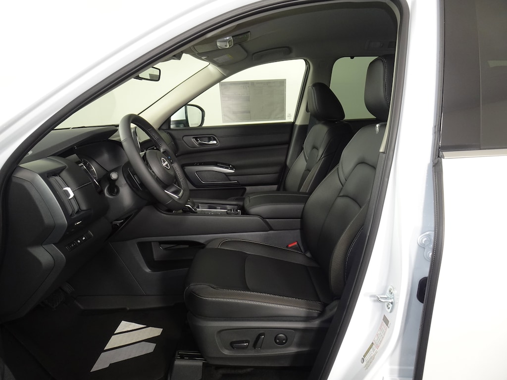 New 2025 Nissan Pathfinder SL SUV