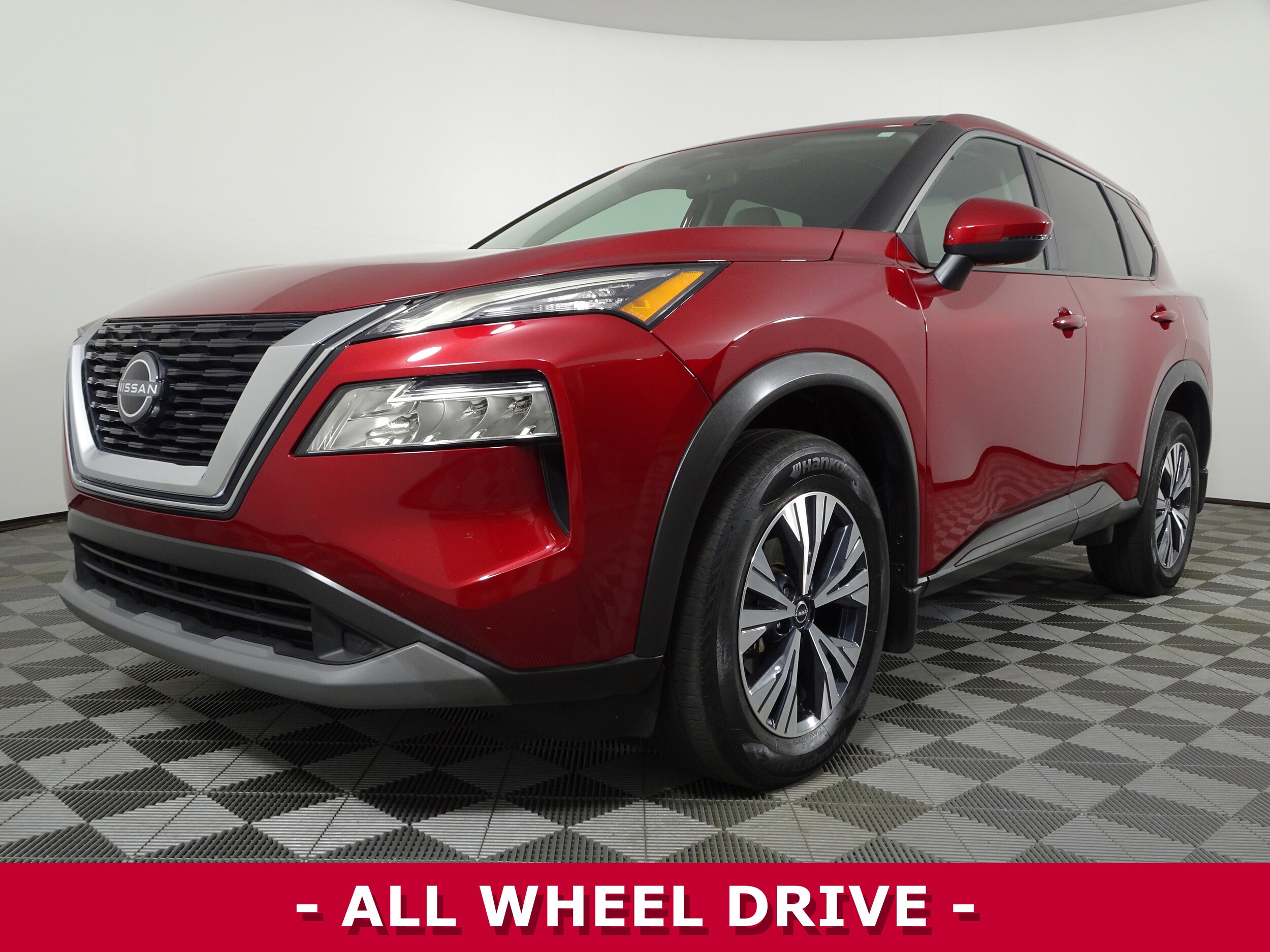 2022 Nissan Rogue SV photo 2