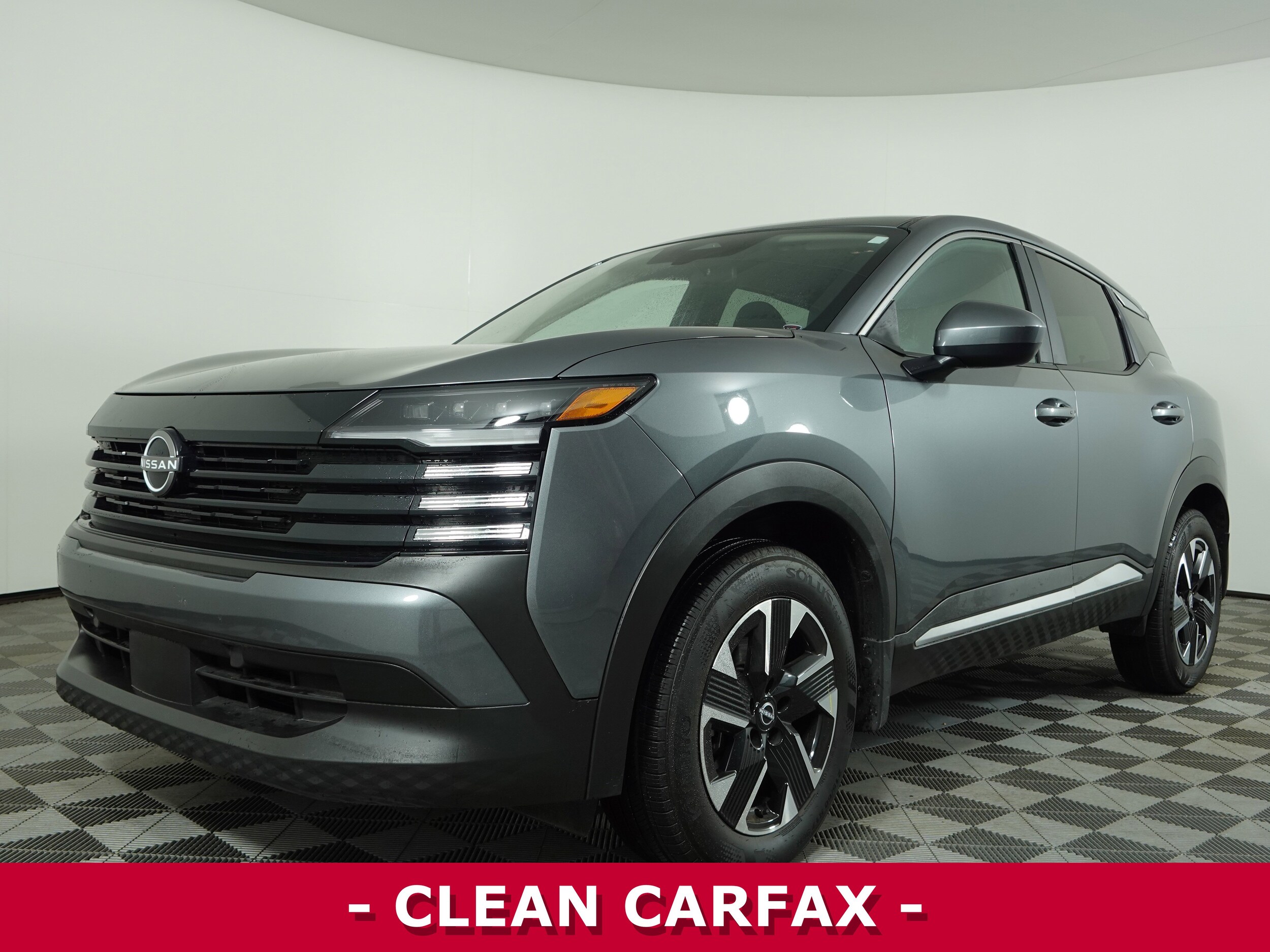 2025 Nissan Kicks SV photo 2