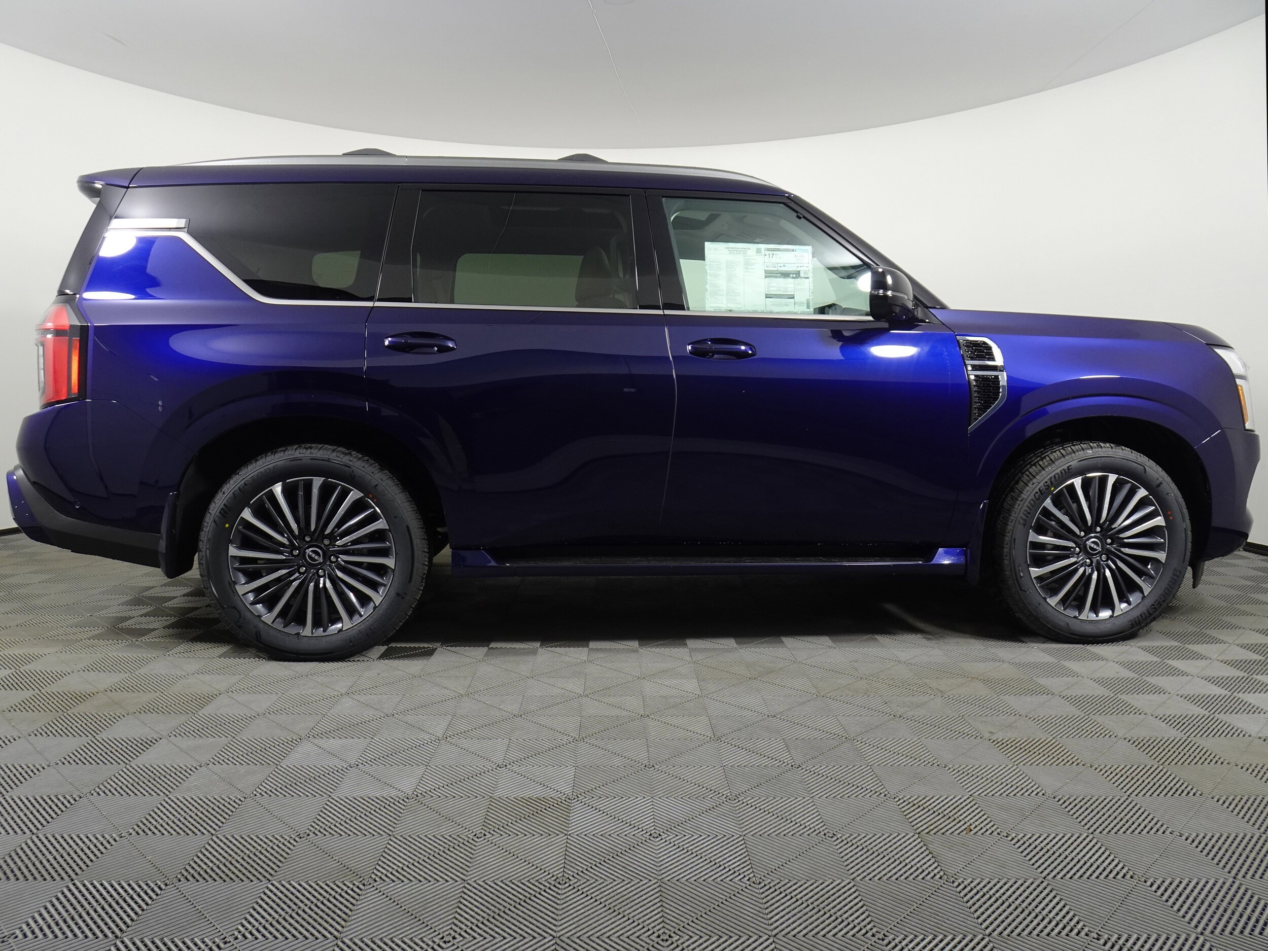 2025 Nissan Armada Platinum Reserve photo 2