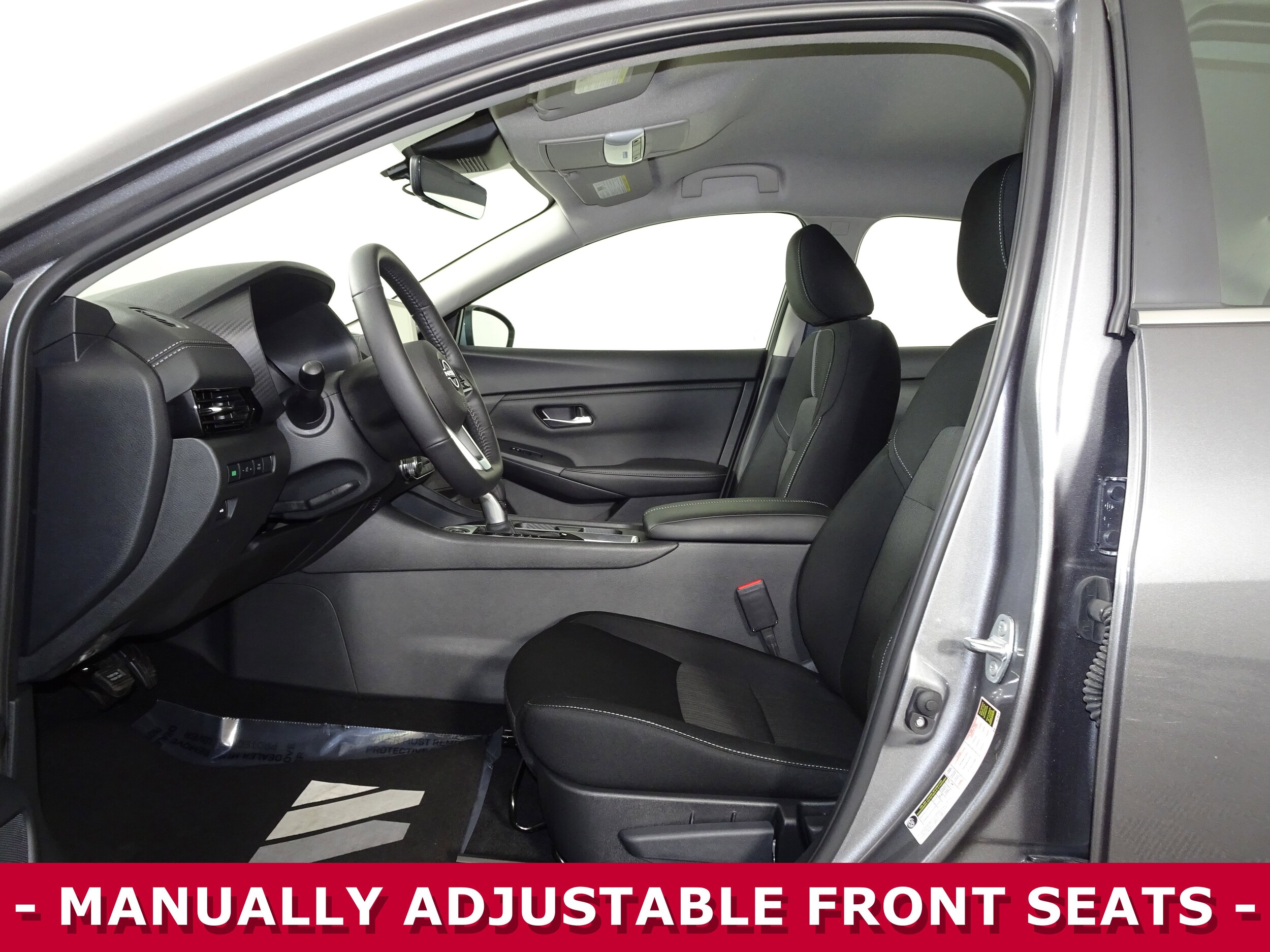 2025 Nissan Sentra SV photo 4