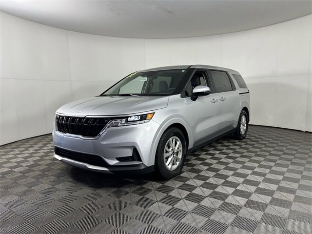 Used 2022 Kia Carnival