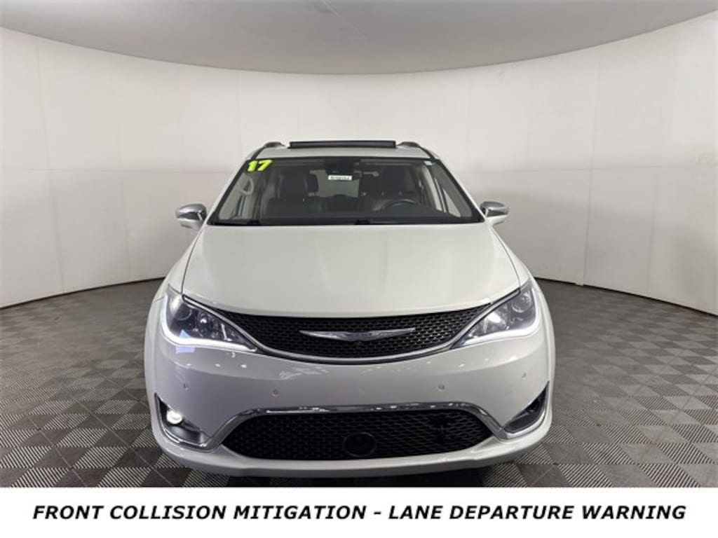 Used 2017 Chrysler Pacifica