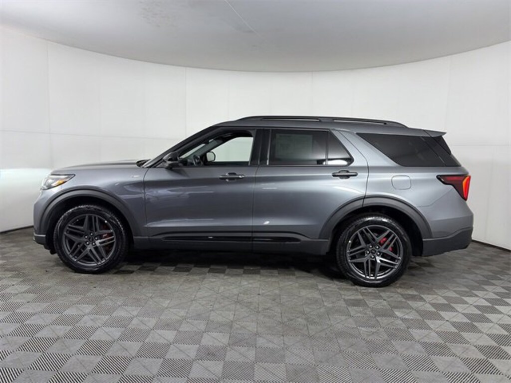 Used 2025 Ford Explorer