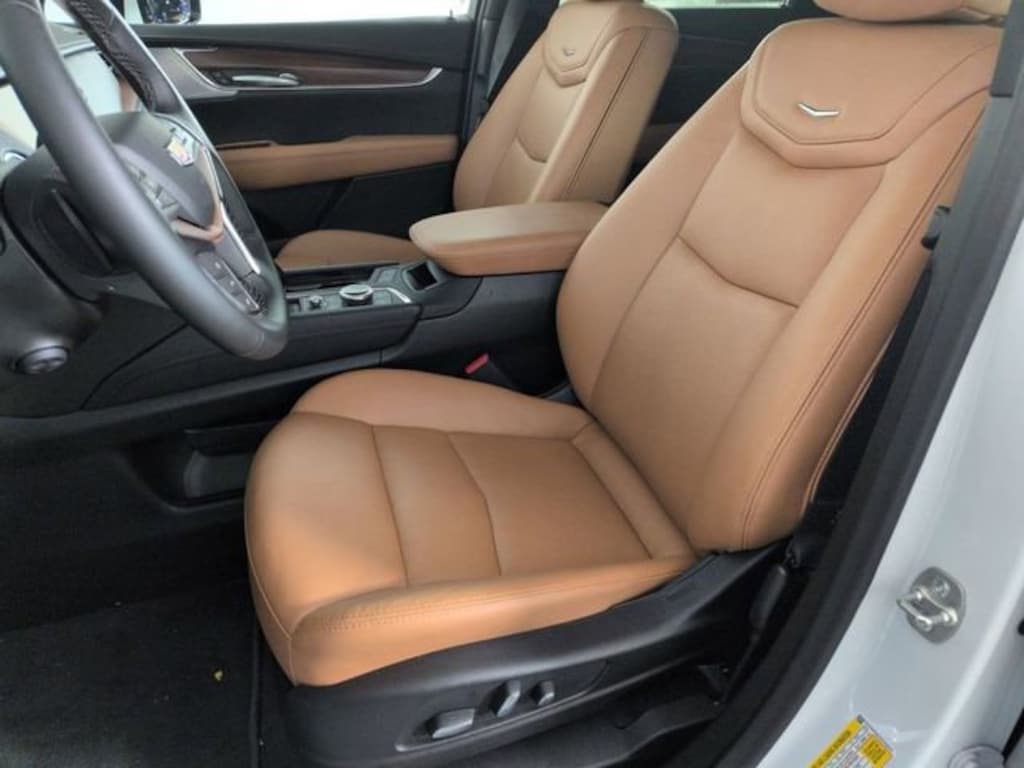 New 2025 CADILLAC XT5 Premium Luxury SUV