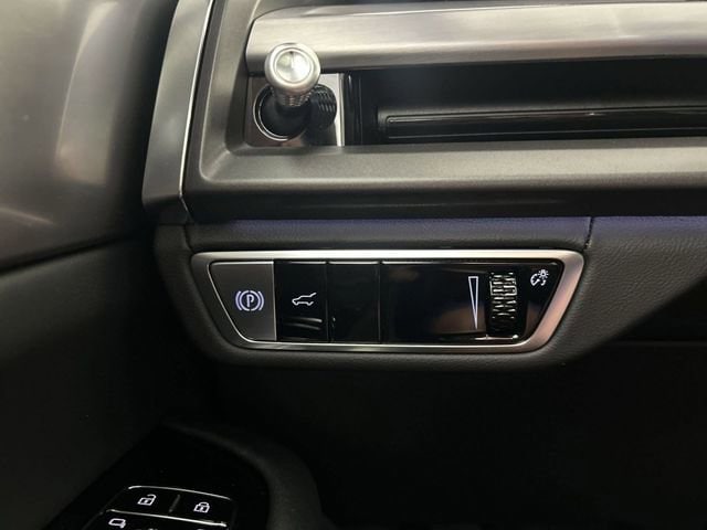2026 Cadillac VISTIQ Sport - Photo 35