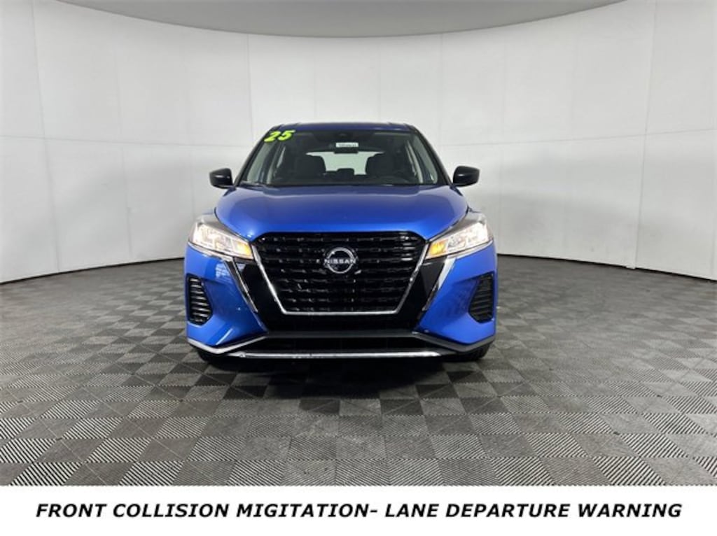 Used 2025 Nissan Kicks Play