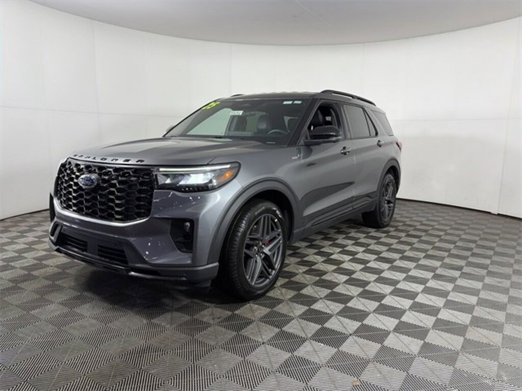 Used 2025 Ford Explorer