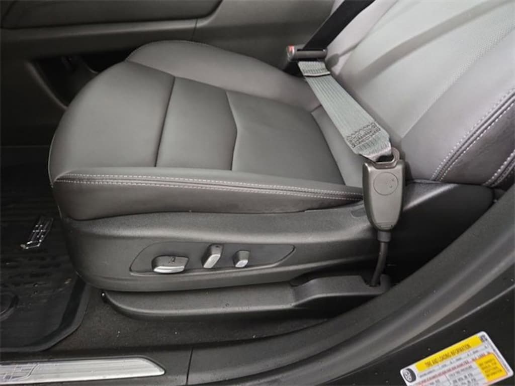 New 2026 CADILLAC LYRIQ Luxury SUV