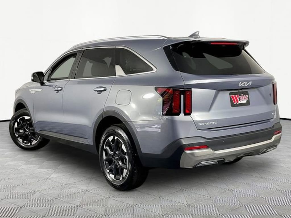 Used 2025 Kia Sorento