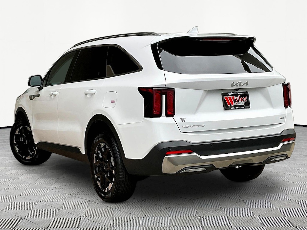 Used 2025 Kia Sorento S AWD SUV