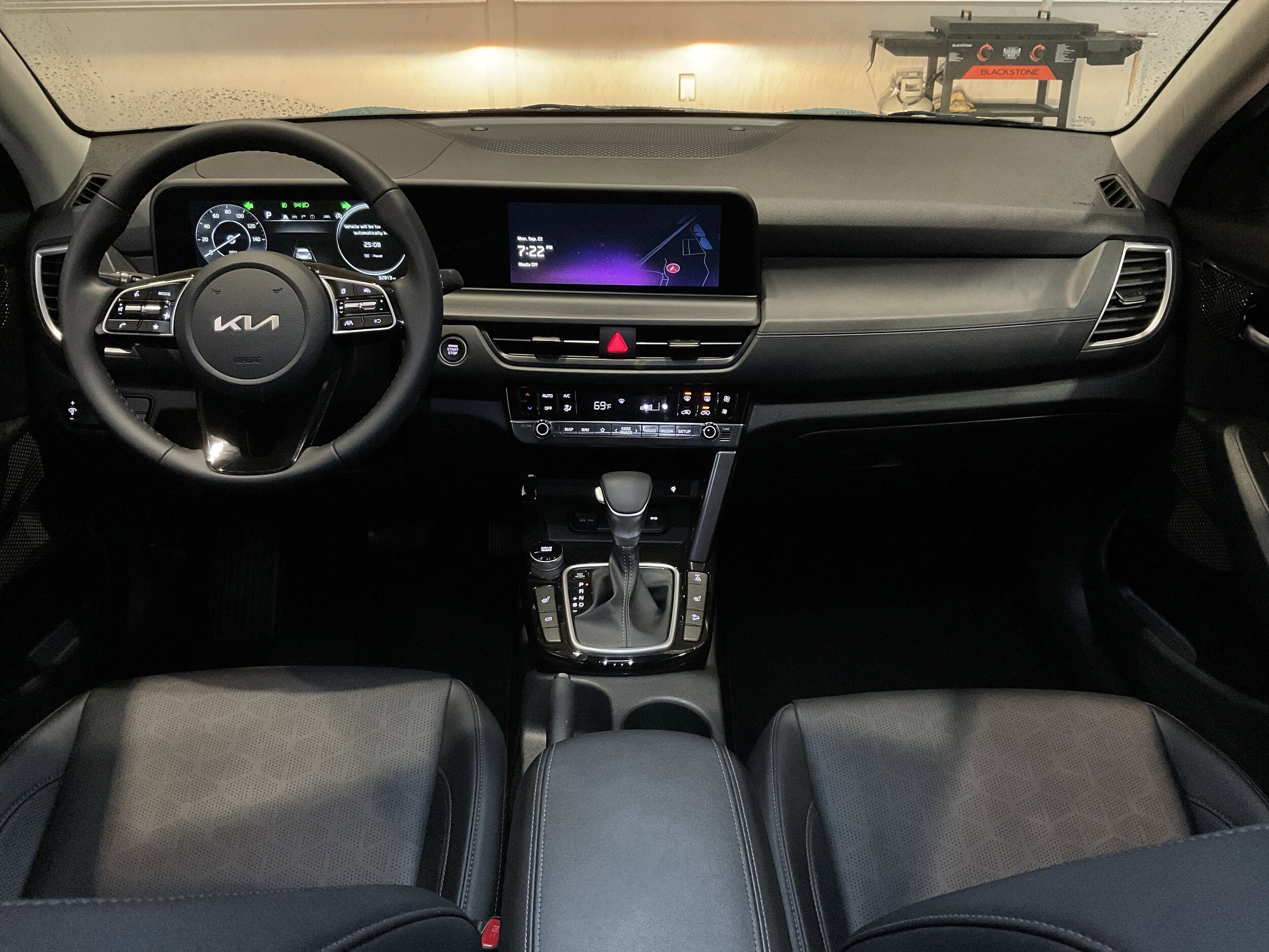 2024 Kia Seltos EX photo 4