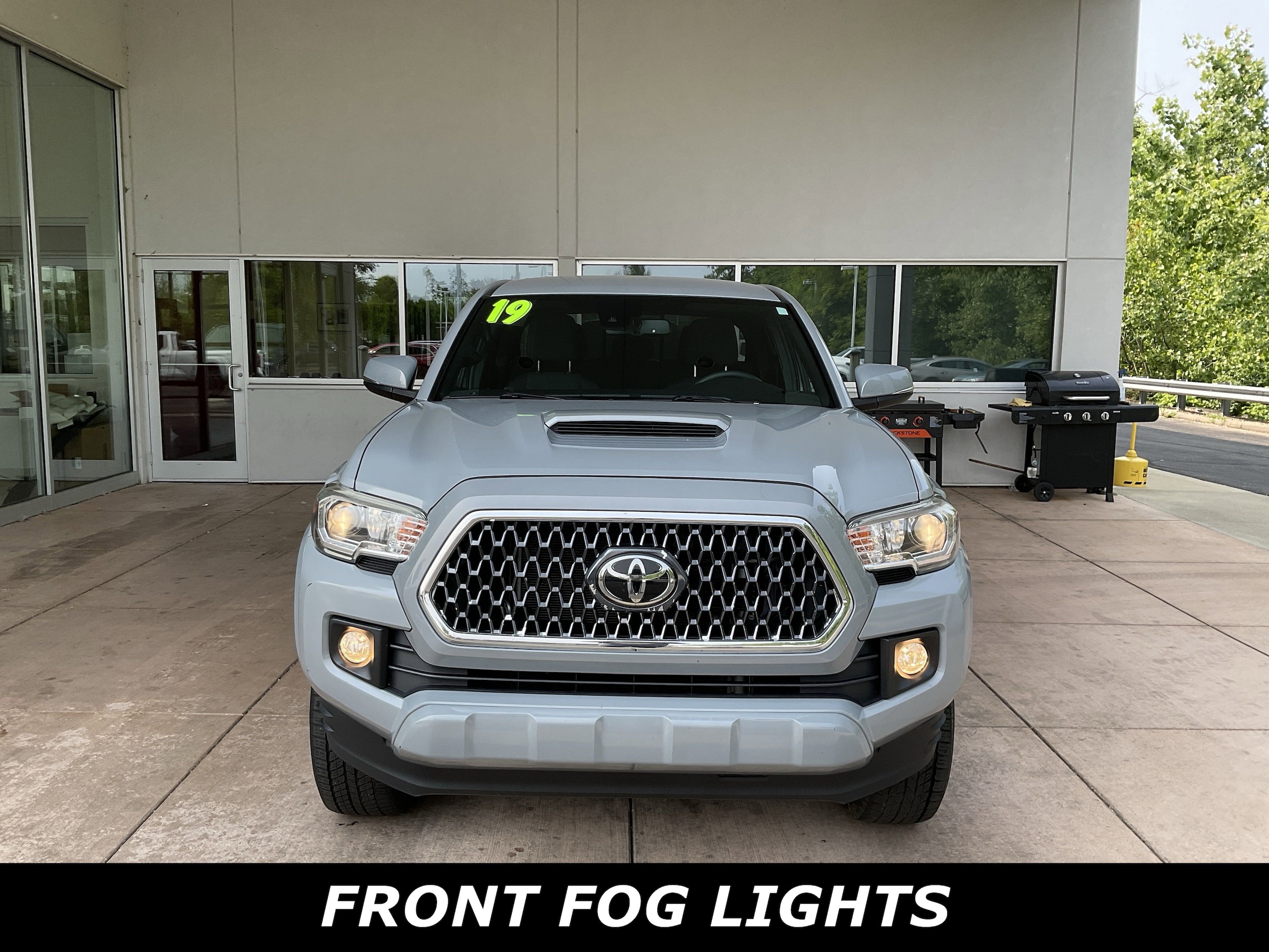 Used 2019 Toyota Tacoma TRD Sport with VIN 3TMCZ5ANXKM240490 for sale in Springfield, OH