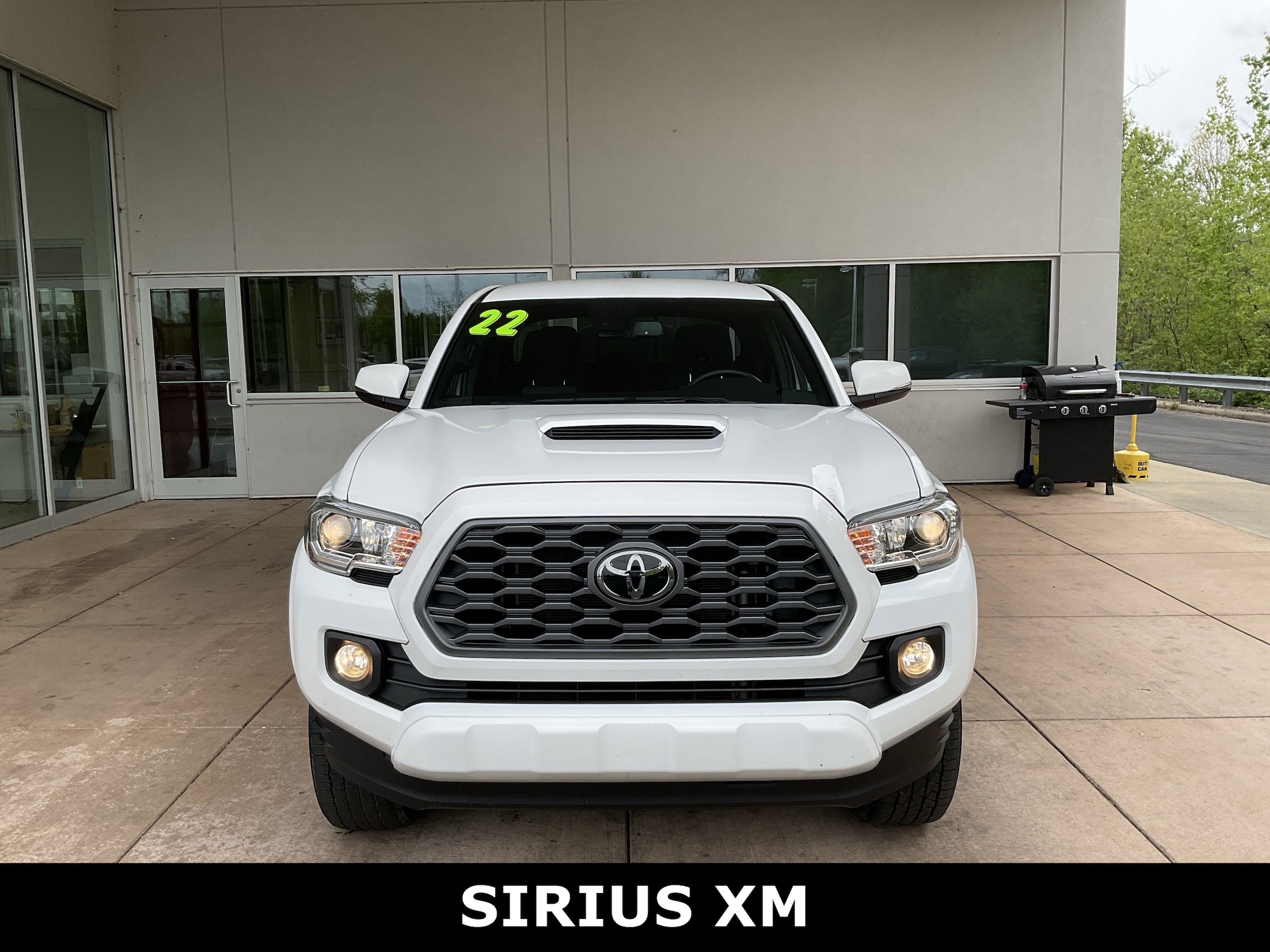Certified 2022 Toyota Tacoma TRD Sport with VIN 3TMCZ5AN8NM488760 for sale in Springfield, OH