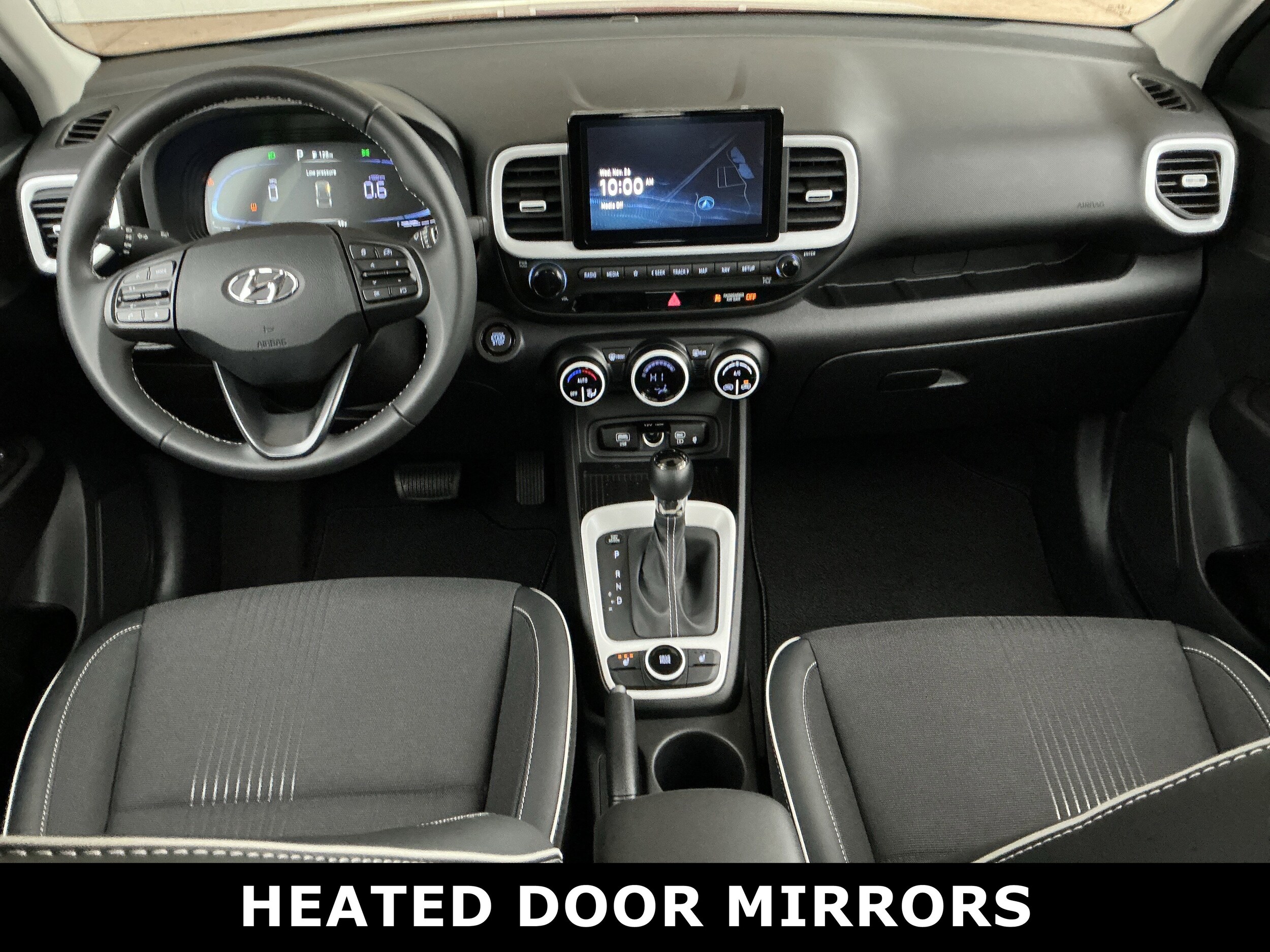 2024 Hyundai Venue Limited photo 3