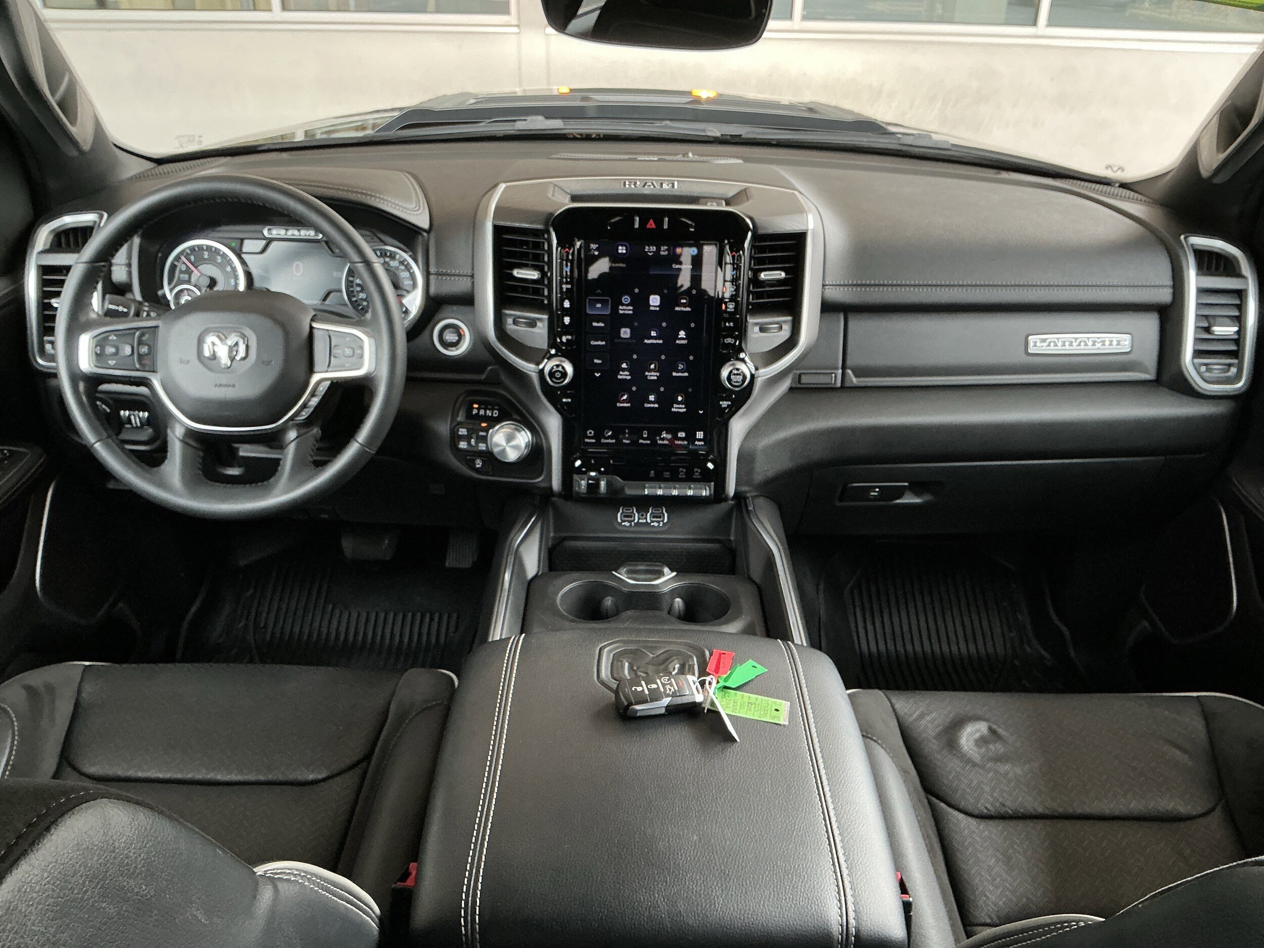 2023 Ram 1500 Laramie photo 3