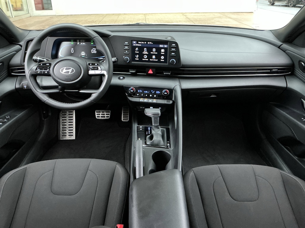 Used 2025 Hyundai Elantra SEL Sport IVT Sedan