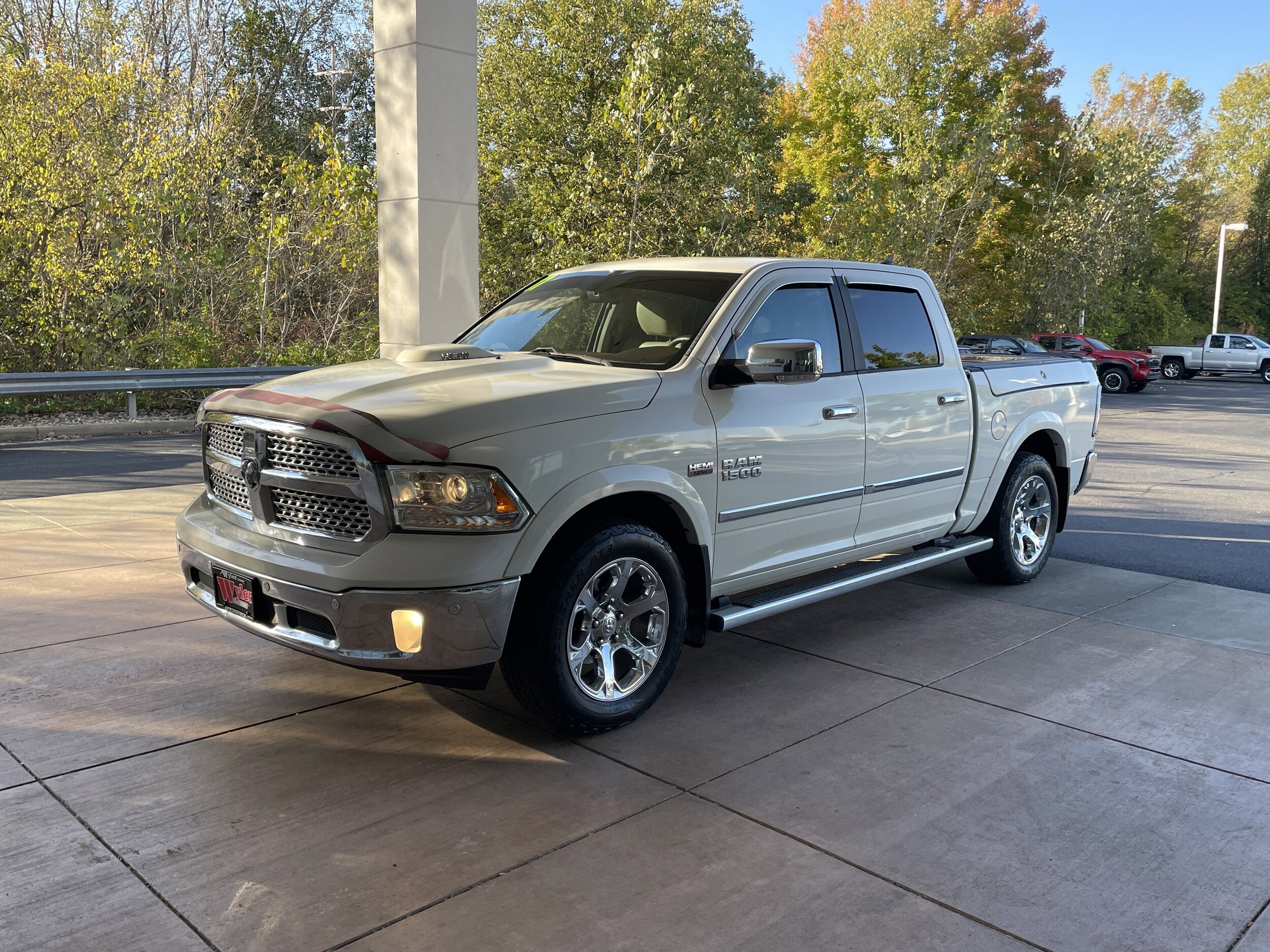 2017 Ram 1500 Laramie photo 2