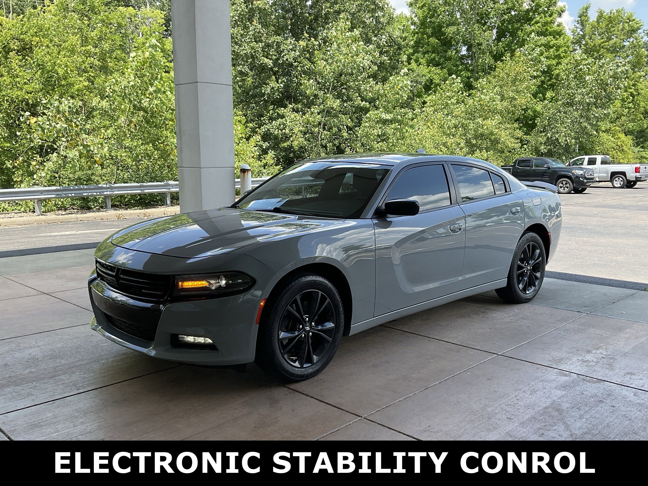 2021 Dodge Charger SXT AWD photo 3