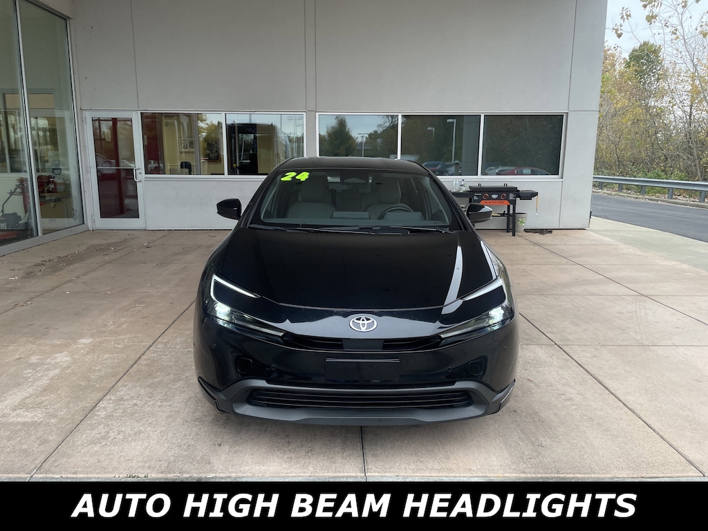 Used 2024 Toyota Prius LE Hatchback