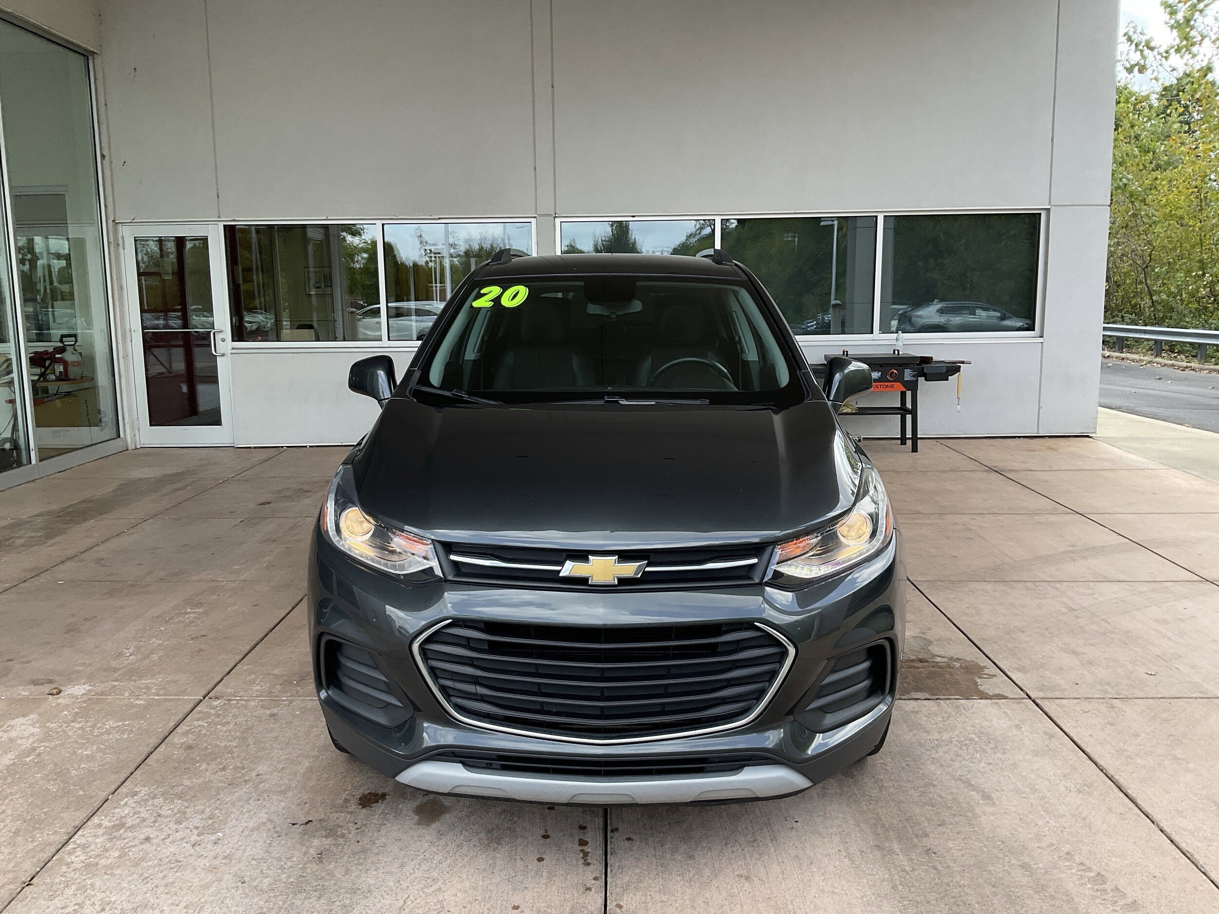 2020 Chevrolet Trax LT photo 2