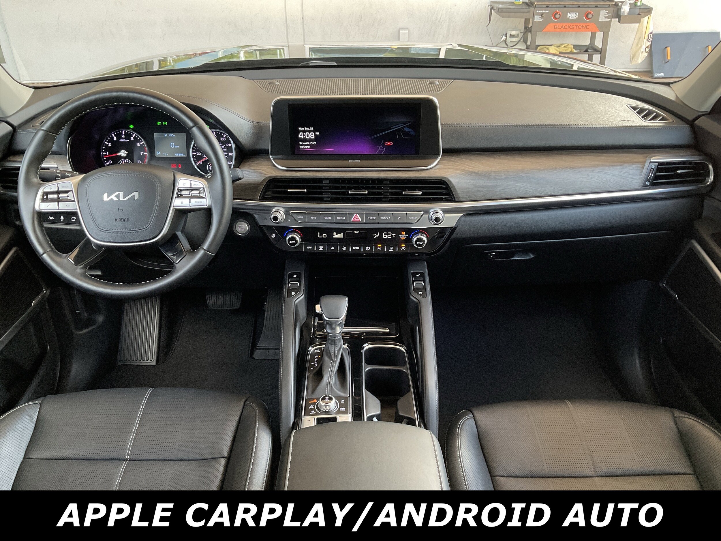 2022 Kia Telluride EX photo 2