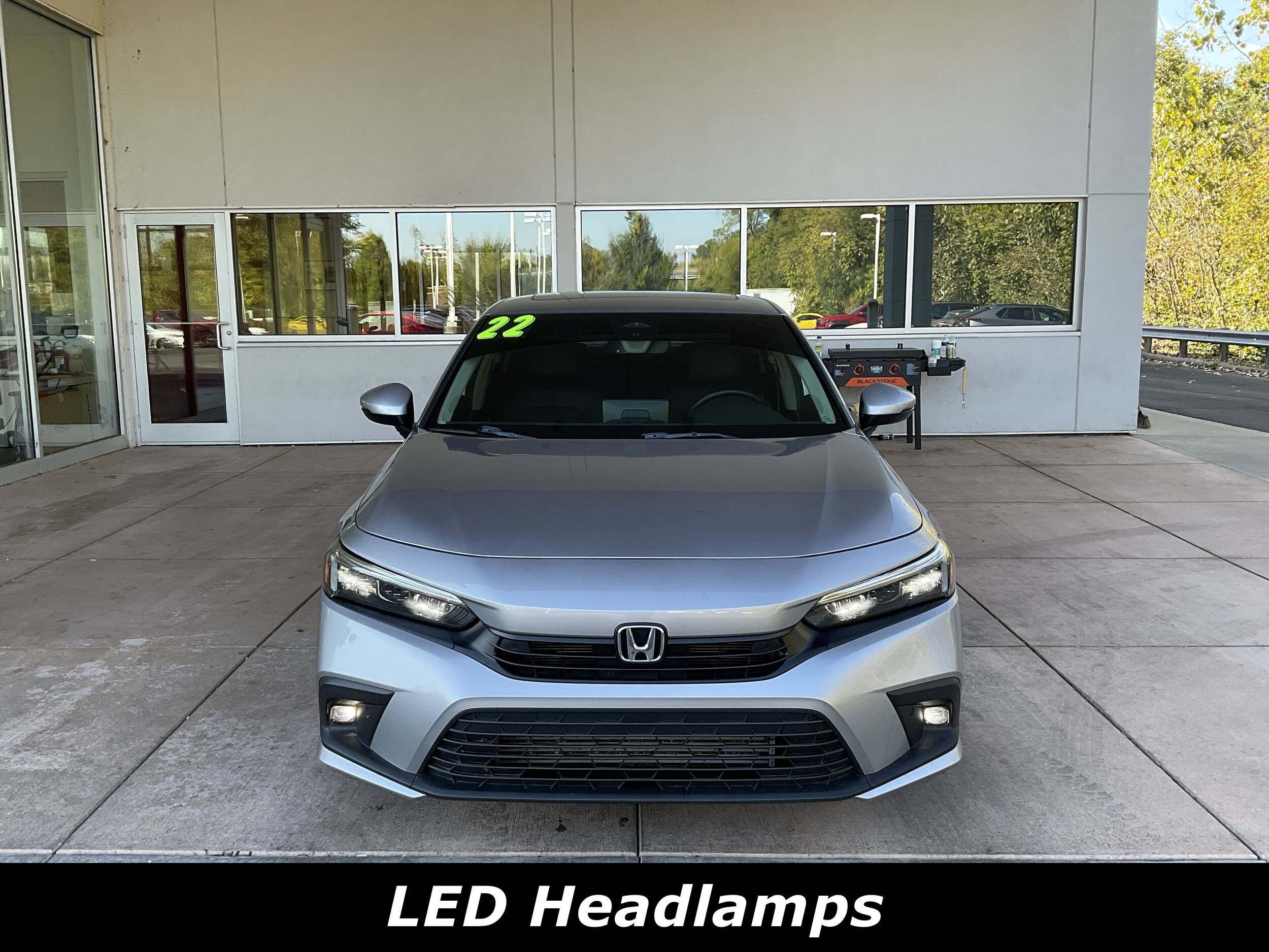 2022 Honda Civic Touring photo 2