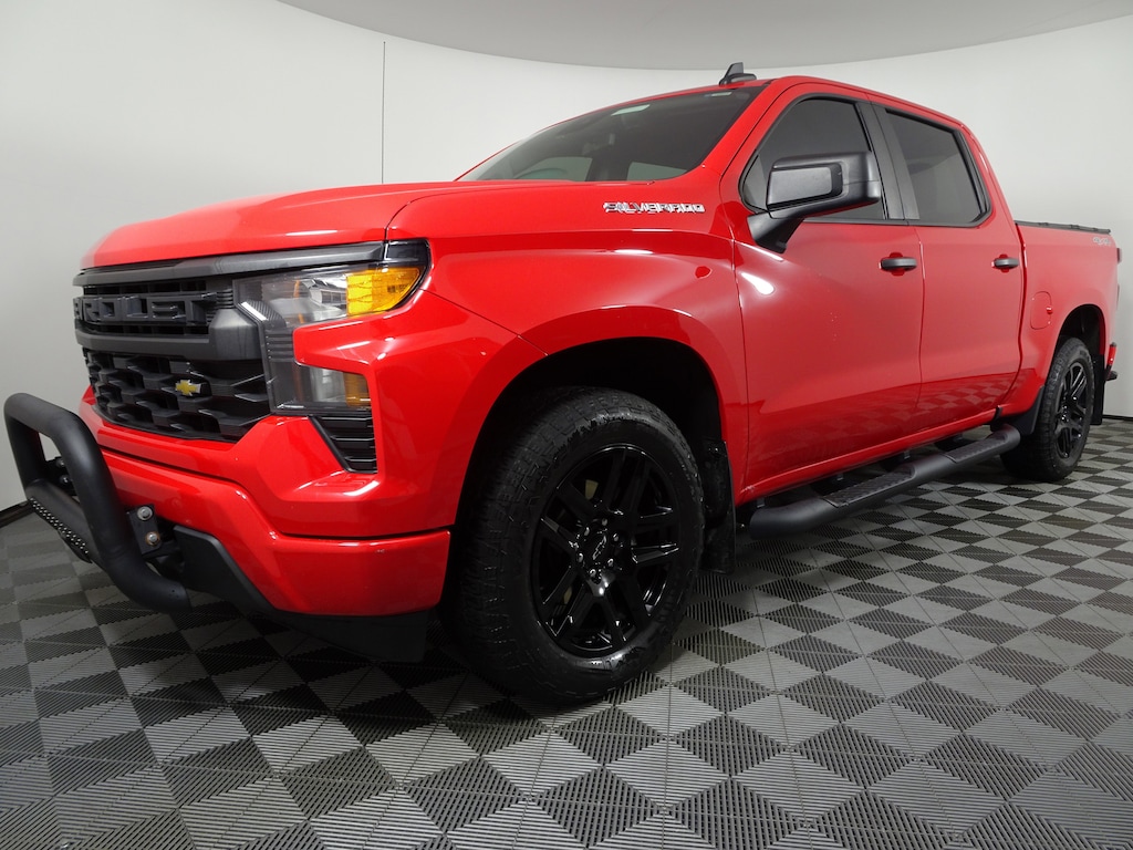 Used 2022 Chevrolet Silverado 1500 4WD Crew Cab 147 Custom Truck Crew Cab