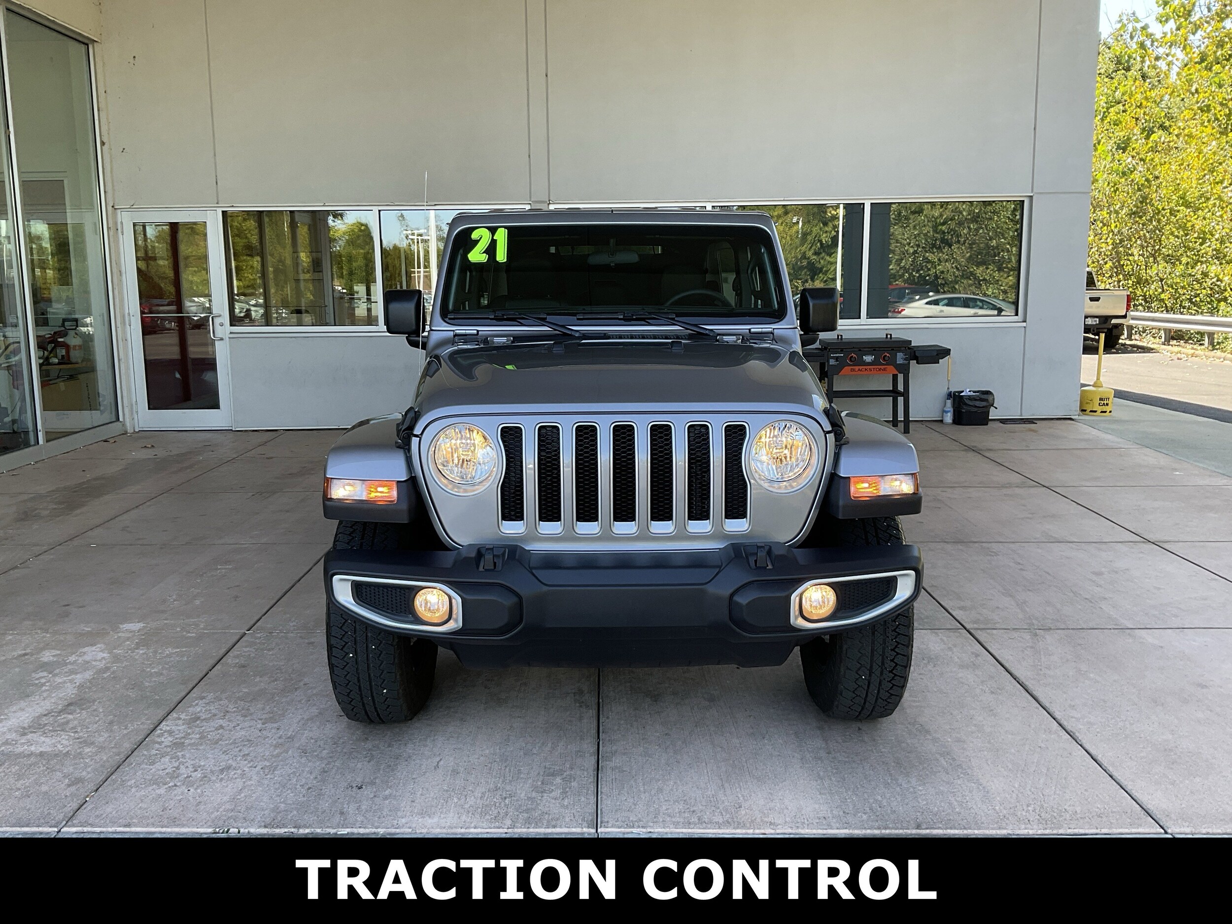 2021 Jeep Wrangler Unlimited Sahara photo 2