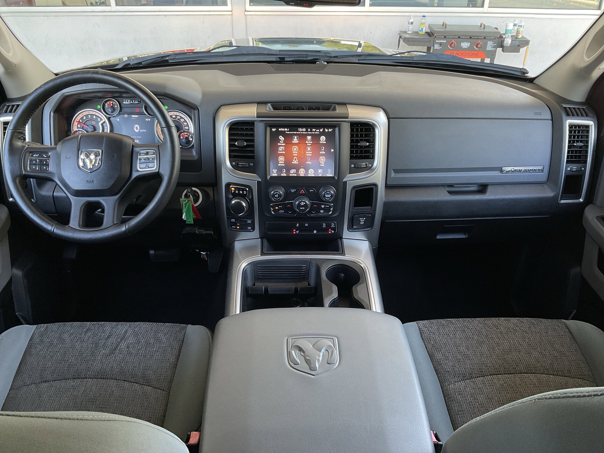 2017 Ram 1500 Big Horn photo 3