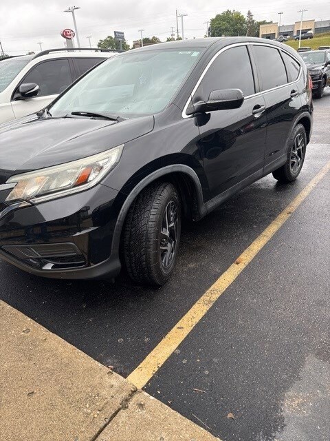 2016 Honda CR-V SE photo 2