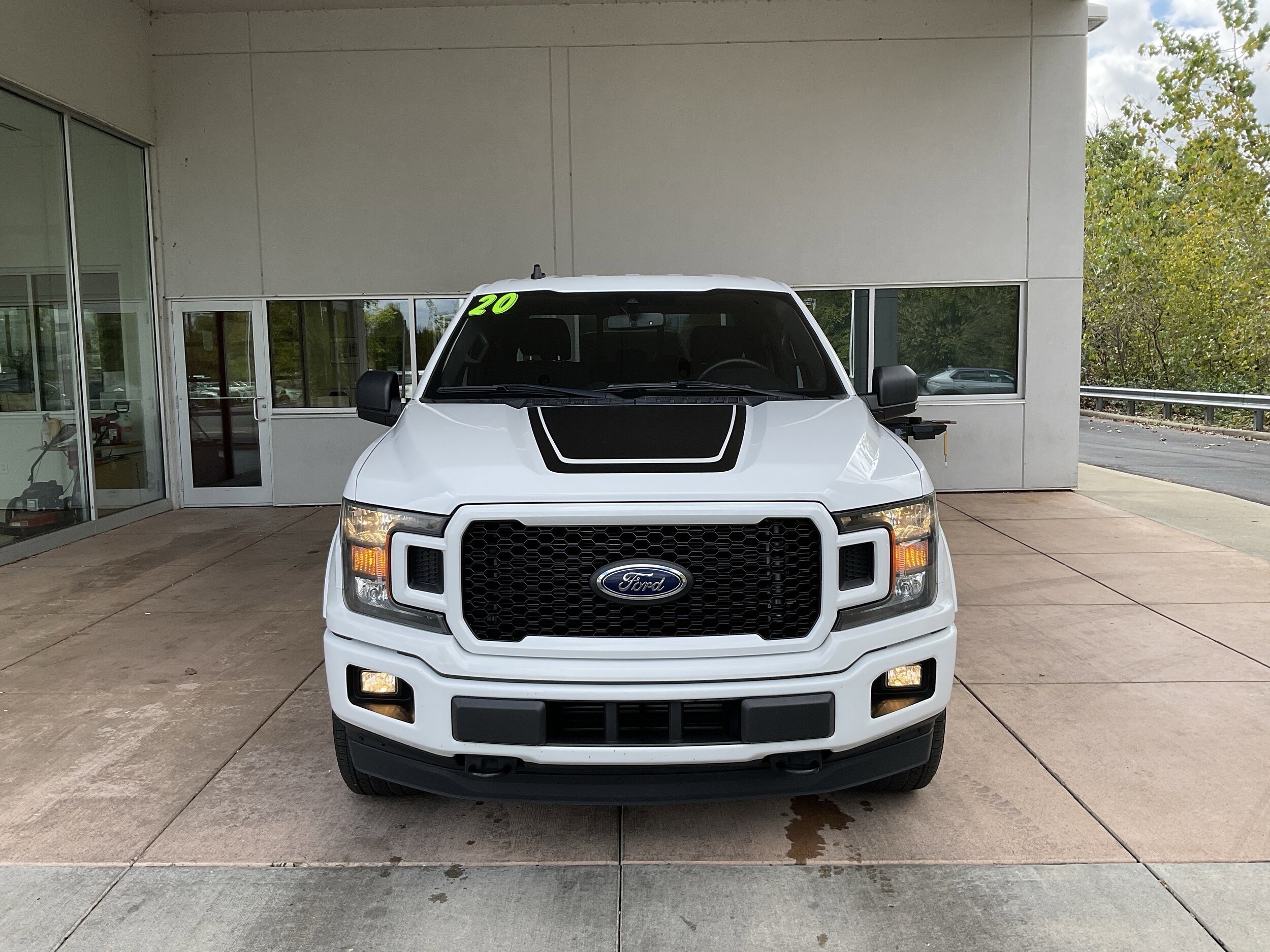 2020 Ford F-150 XLT photo 2