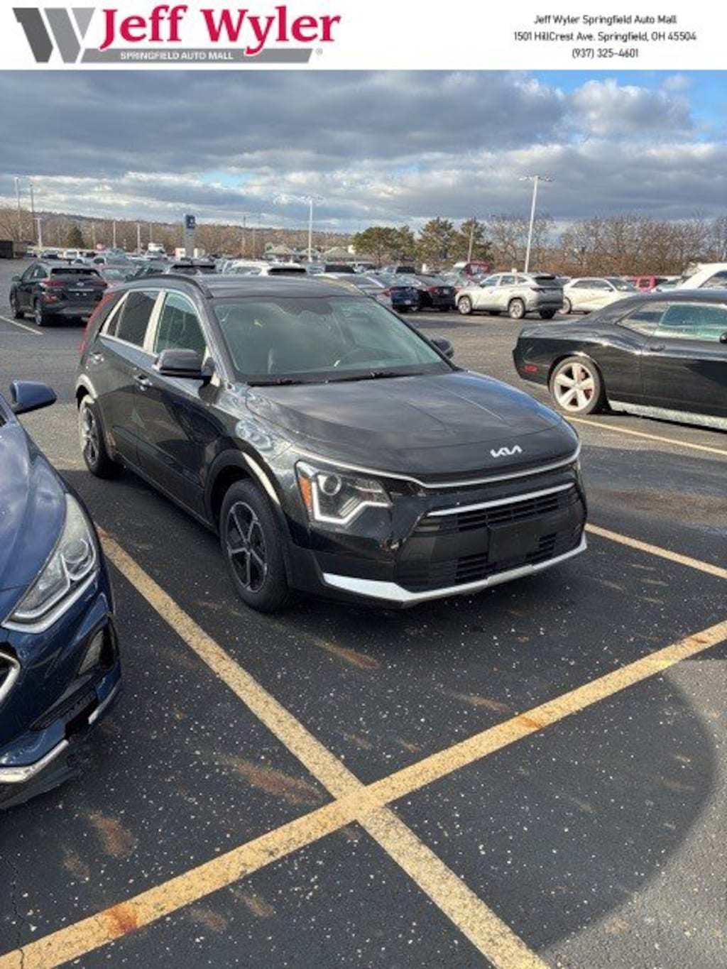 Used 2025 Kia Niro EX FWD SUV