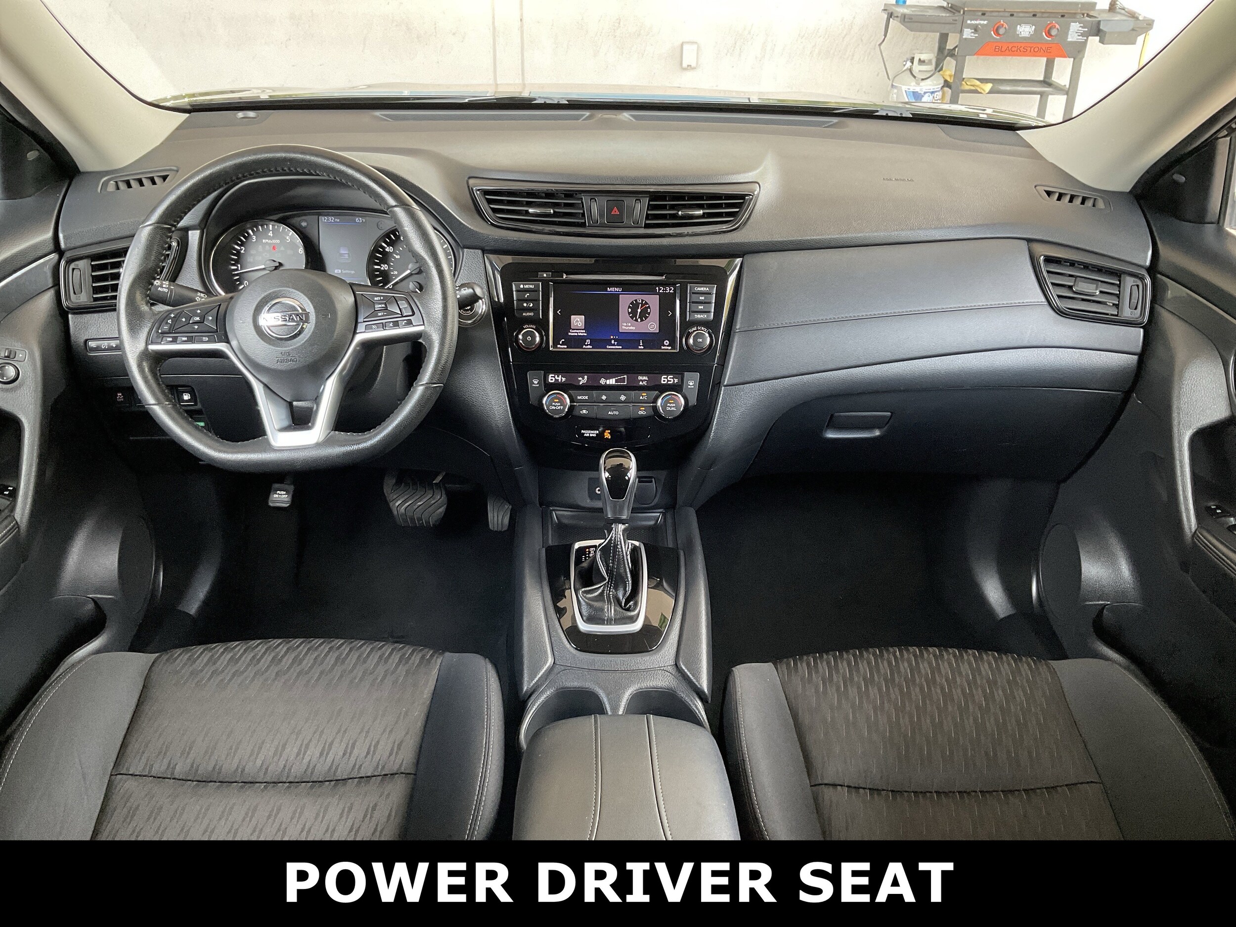 2020 Nissan Rogue SV photo 3