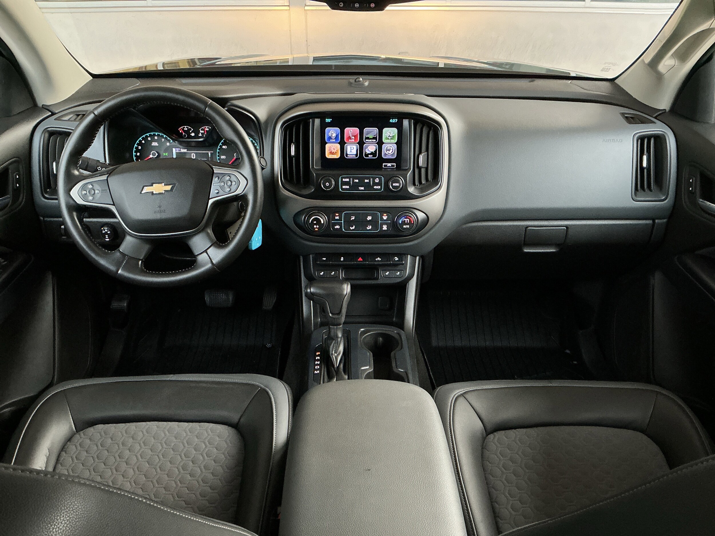 2016 Chevrolet Colorado Z71 photo 3