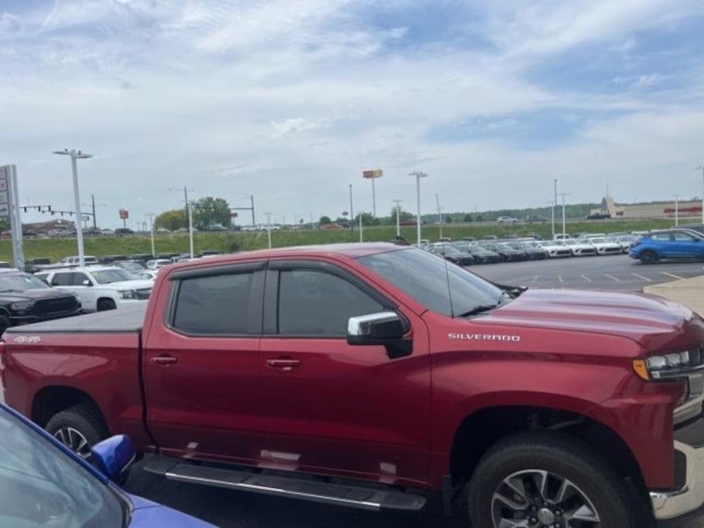 Used 2019 Chevrolet Silverado 1500 4WD Crew Cab 147 LT Truck Crew Cab