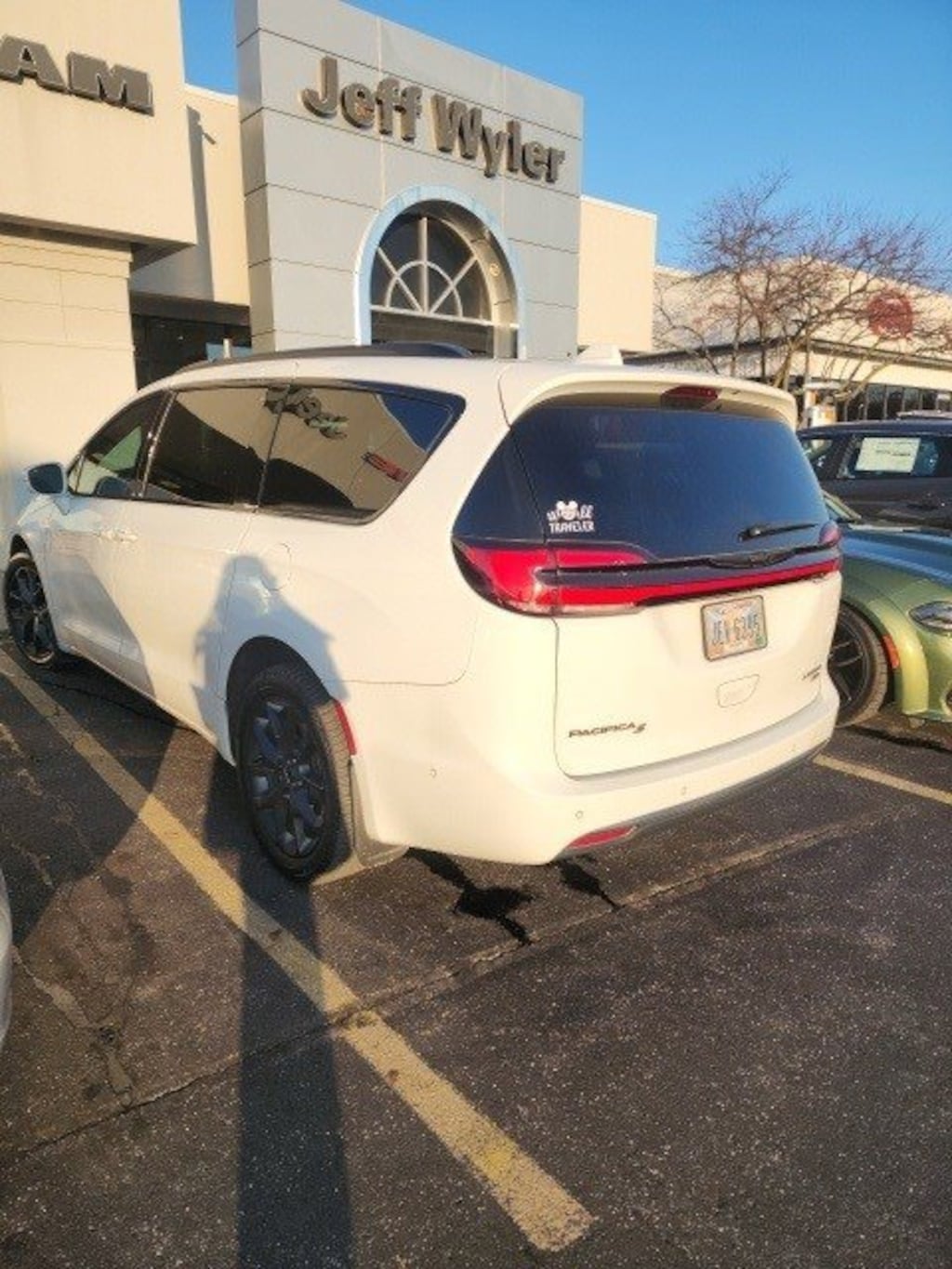 Used 2021 Chrysler Pacifica Limited AWD Van Passenger Van