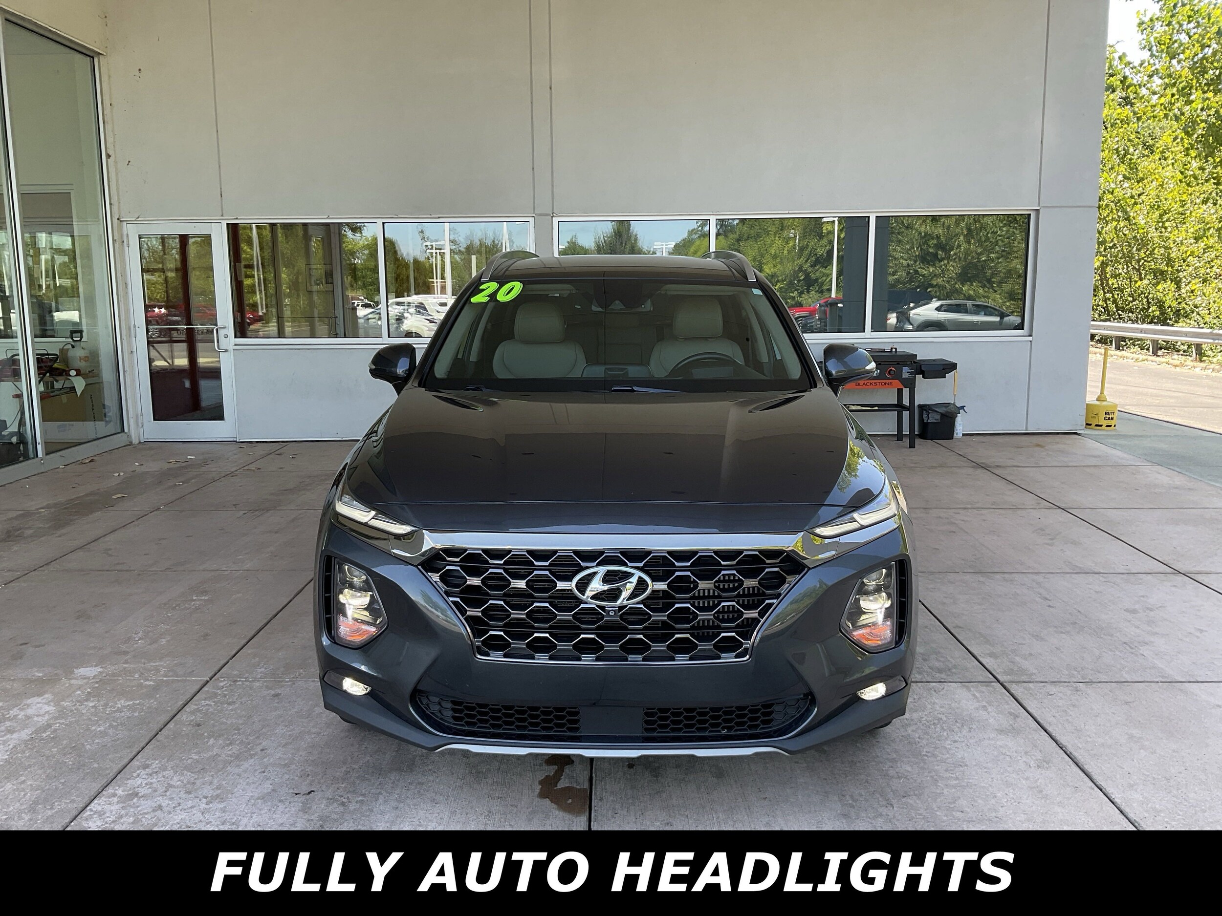 2020 Hyundai Santa Fe Limited 2.0T photo 2