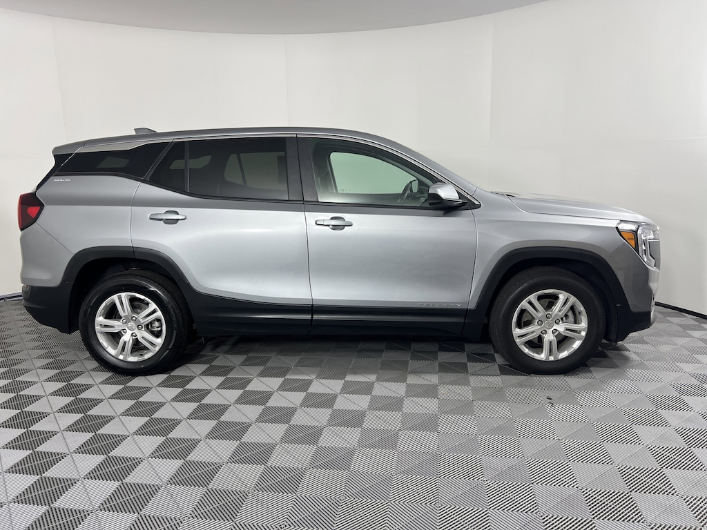 Used 2024 GMC Terrain AWD 4dr SLE SUV