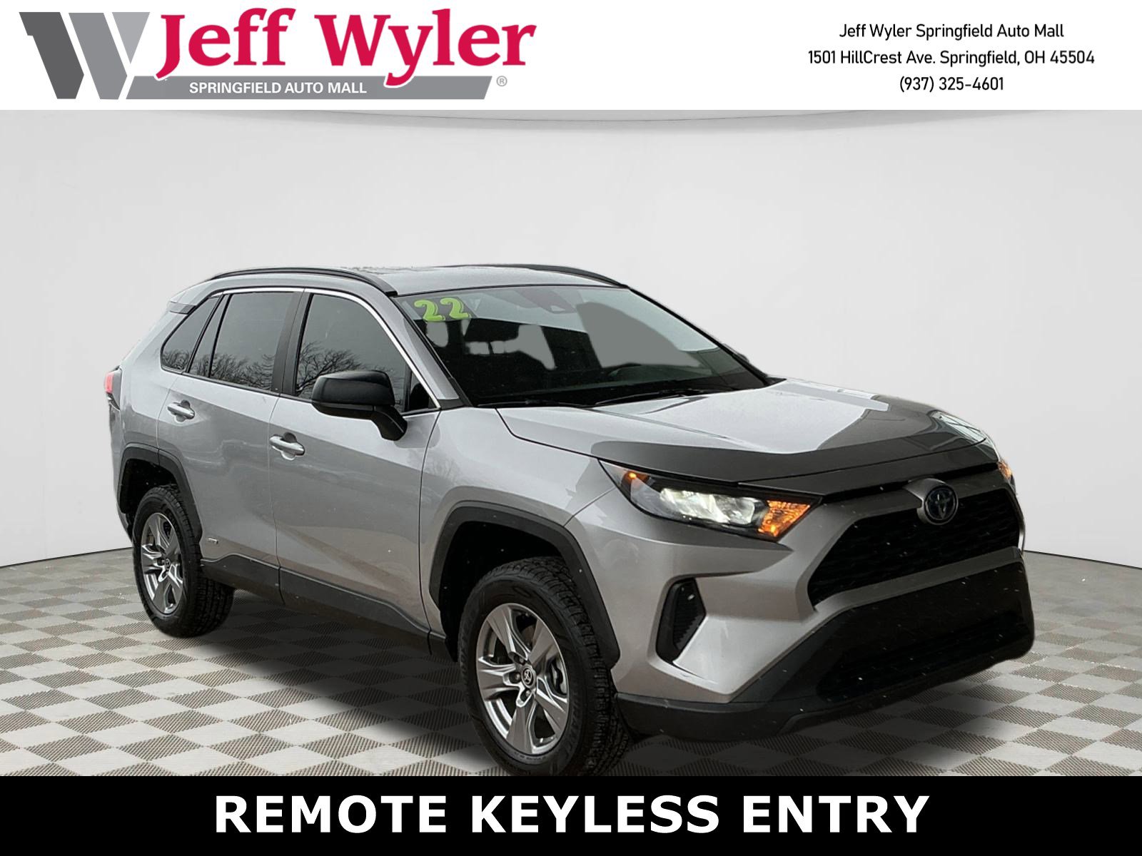 2022 Toyota RAV4 LE's photo
