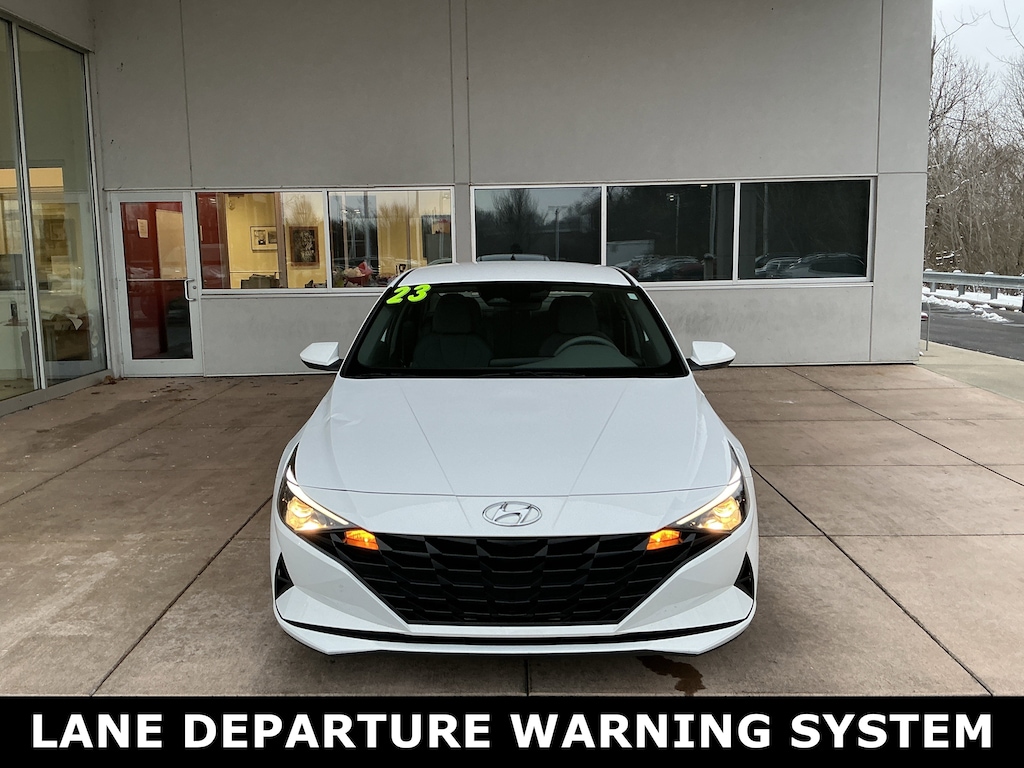 Used 2023 Hyundai Elantra SE IVT Sedan